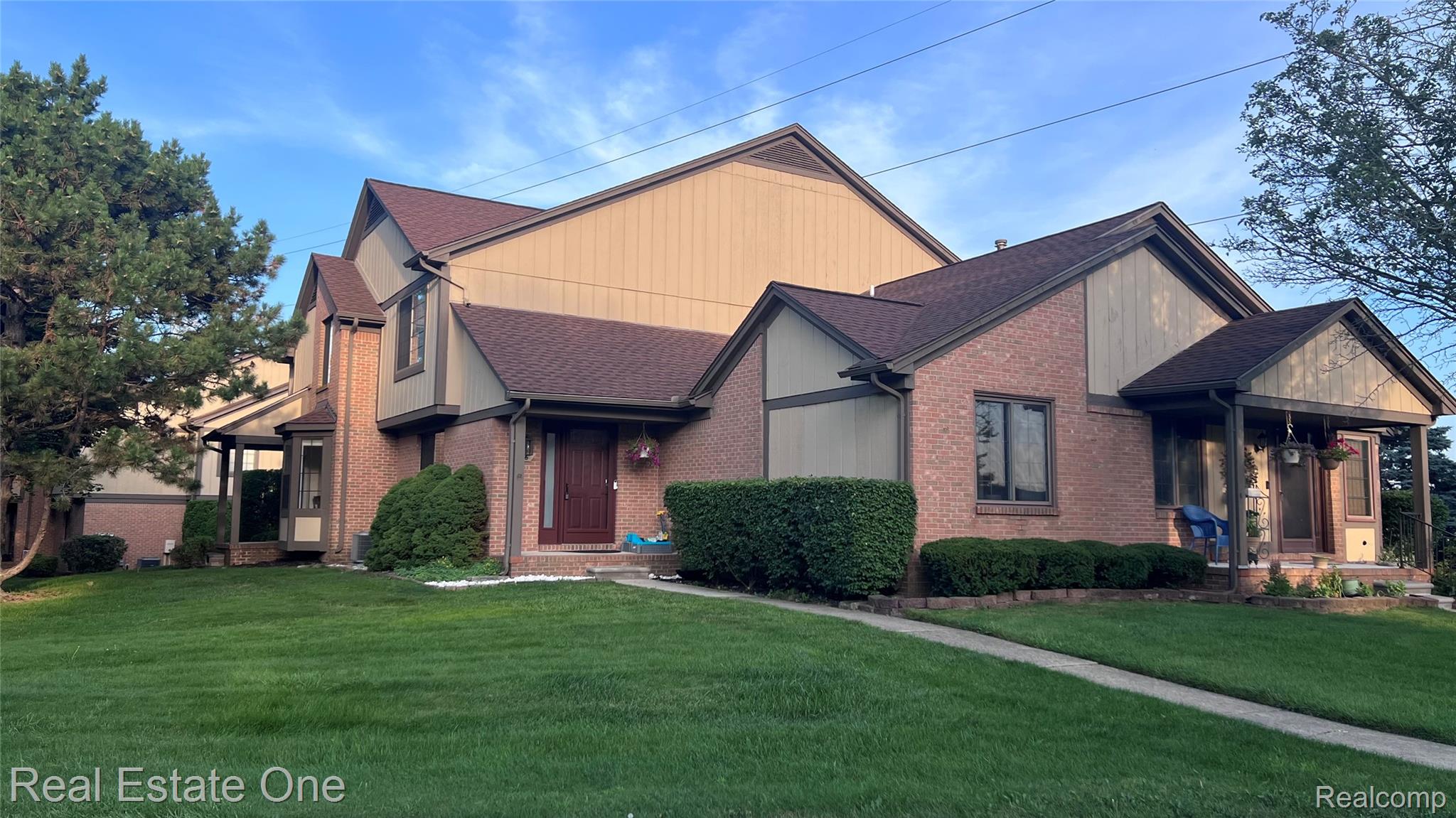 66 Meadow Wood Drive Property Photo 1