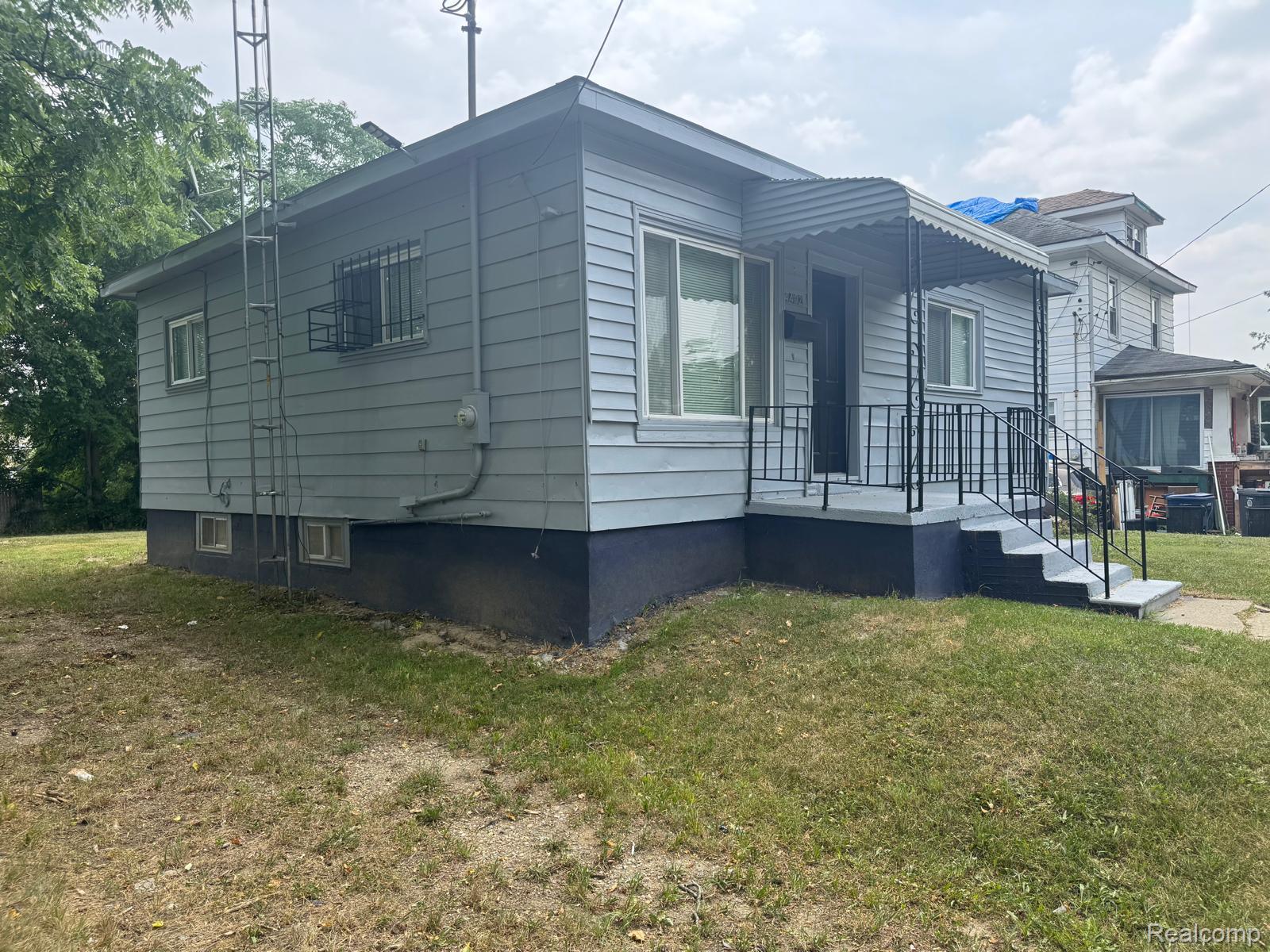 4402 Crissman Street Property Photo 1