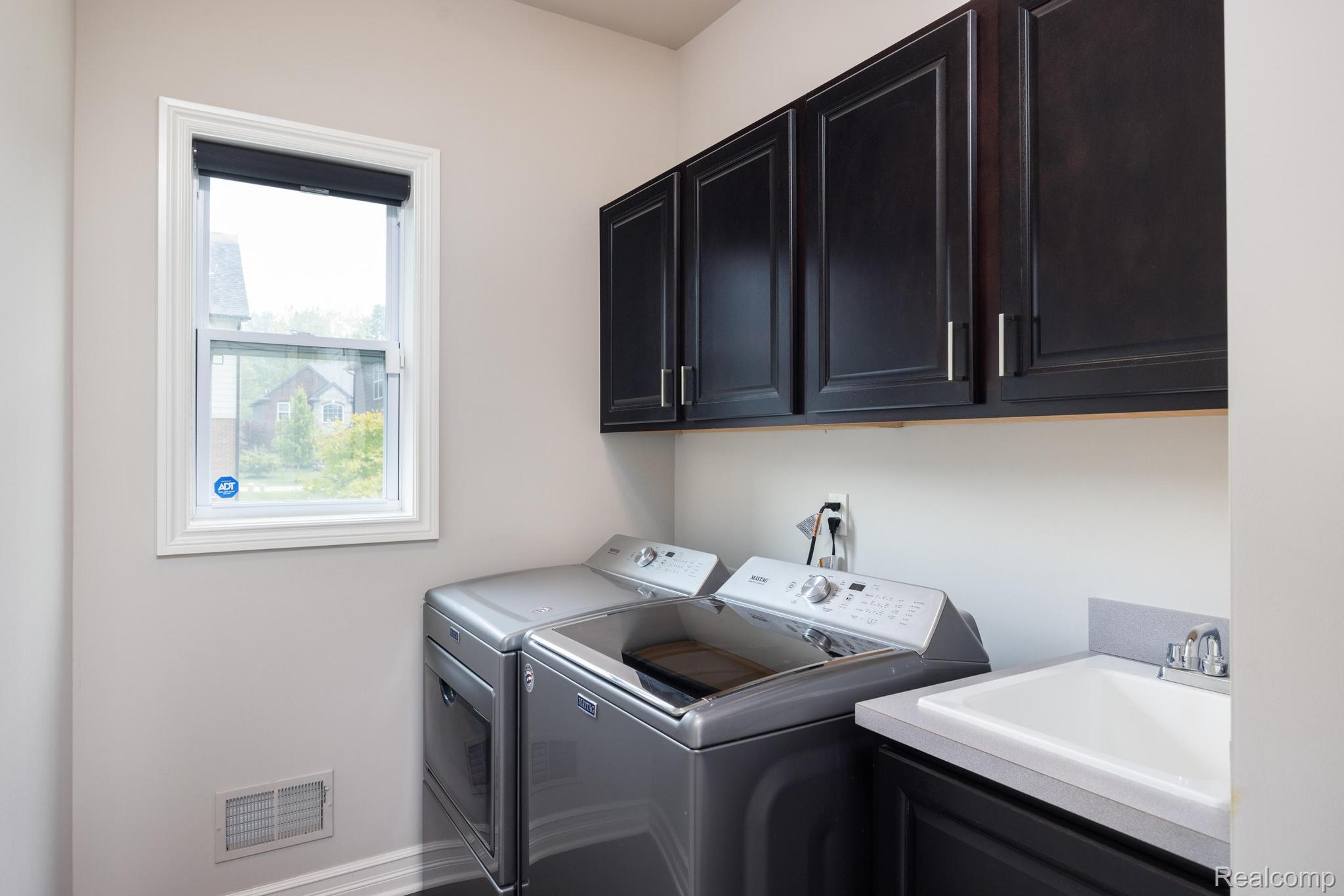 3534 Birchmount Drive Property Photo 13