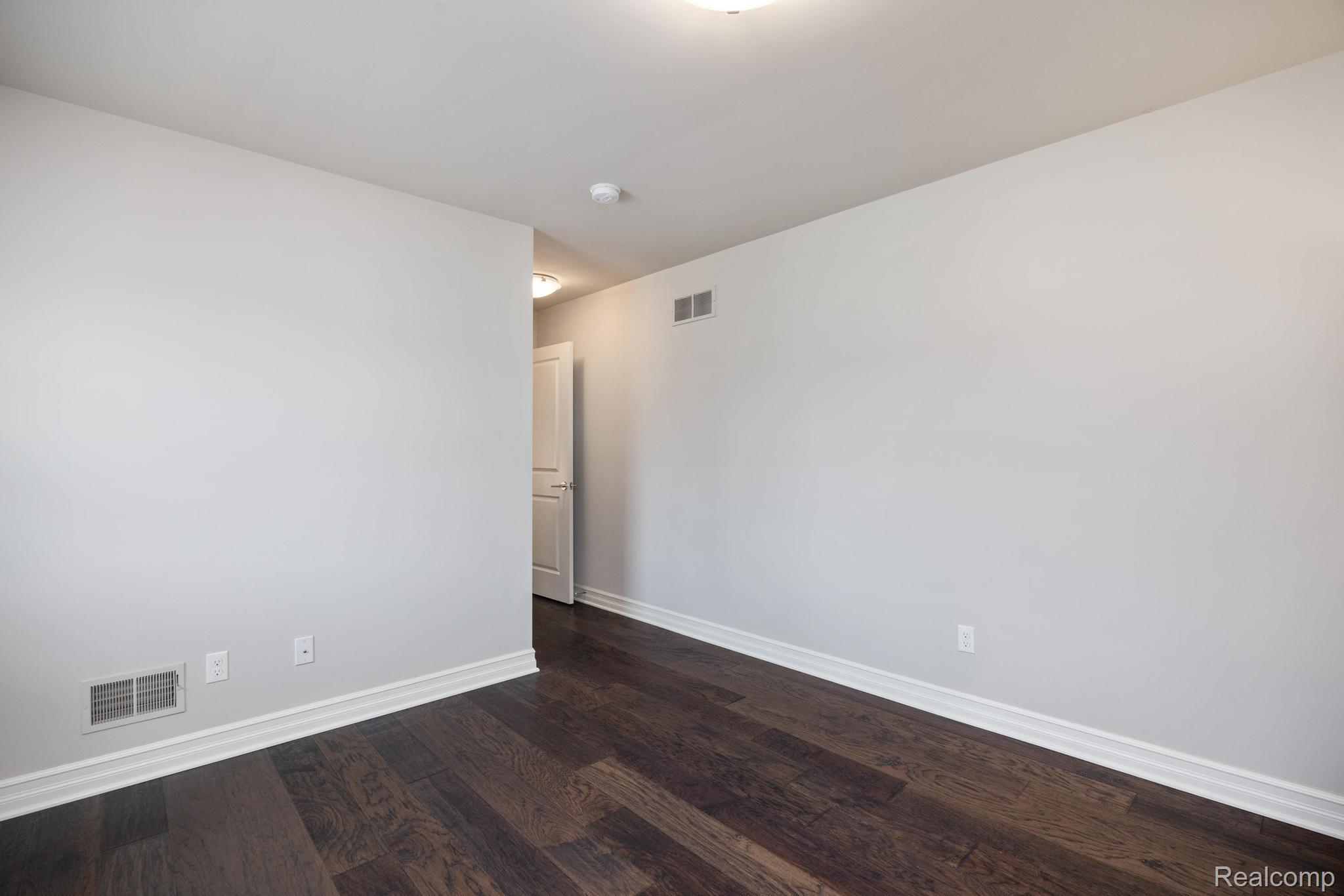 3534 Birchmount Drive Property Photo 15
