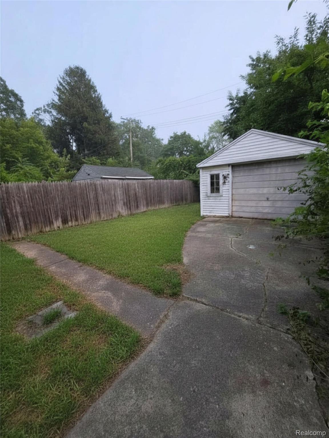 17150 Sioux Street Property Photo 3