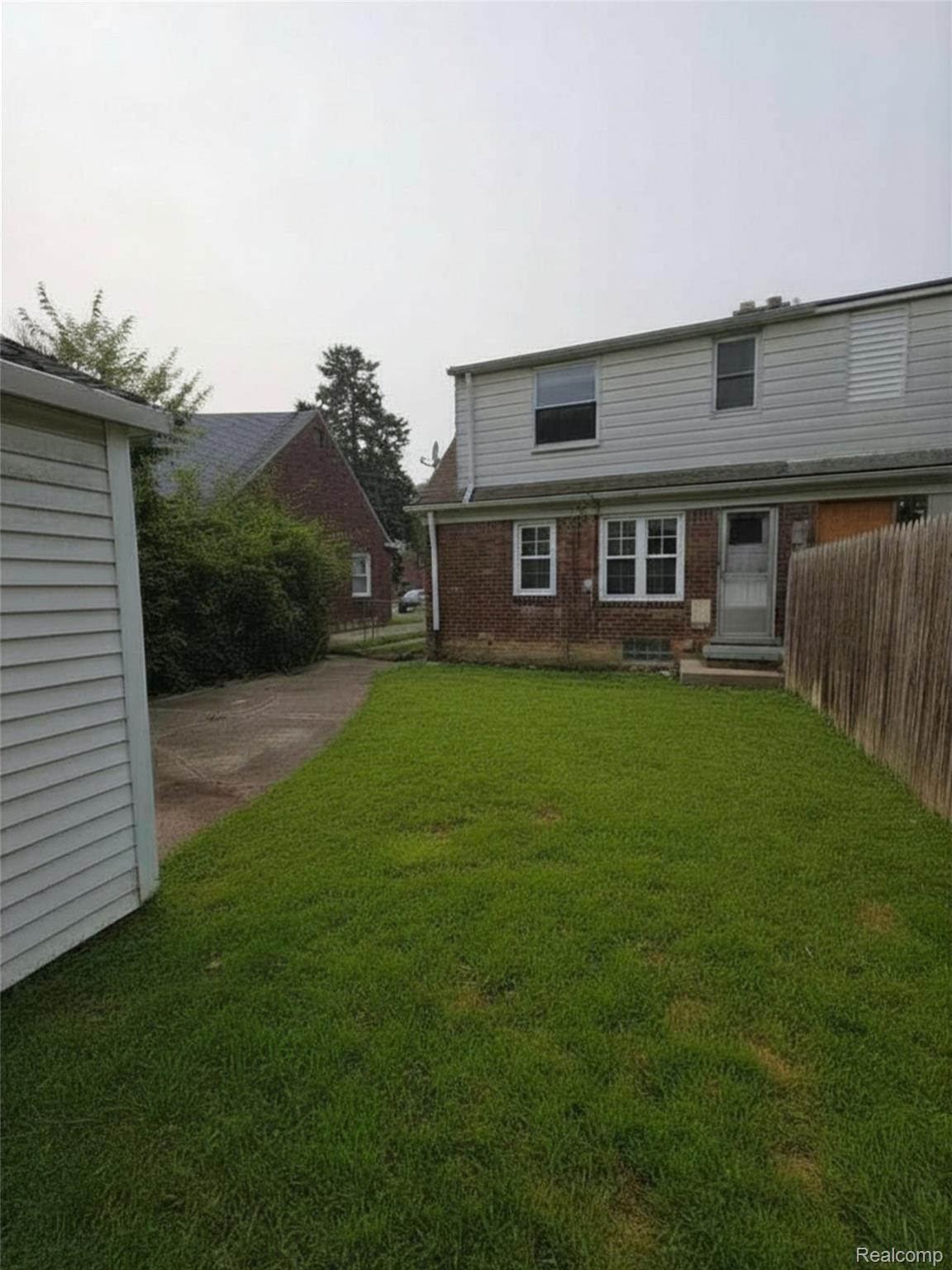 17150 Sioux Street Property Photo 4