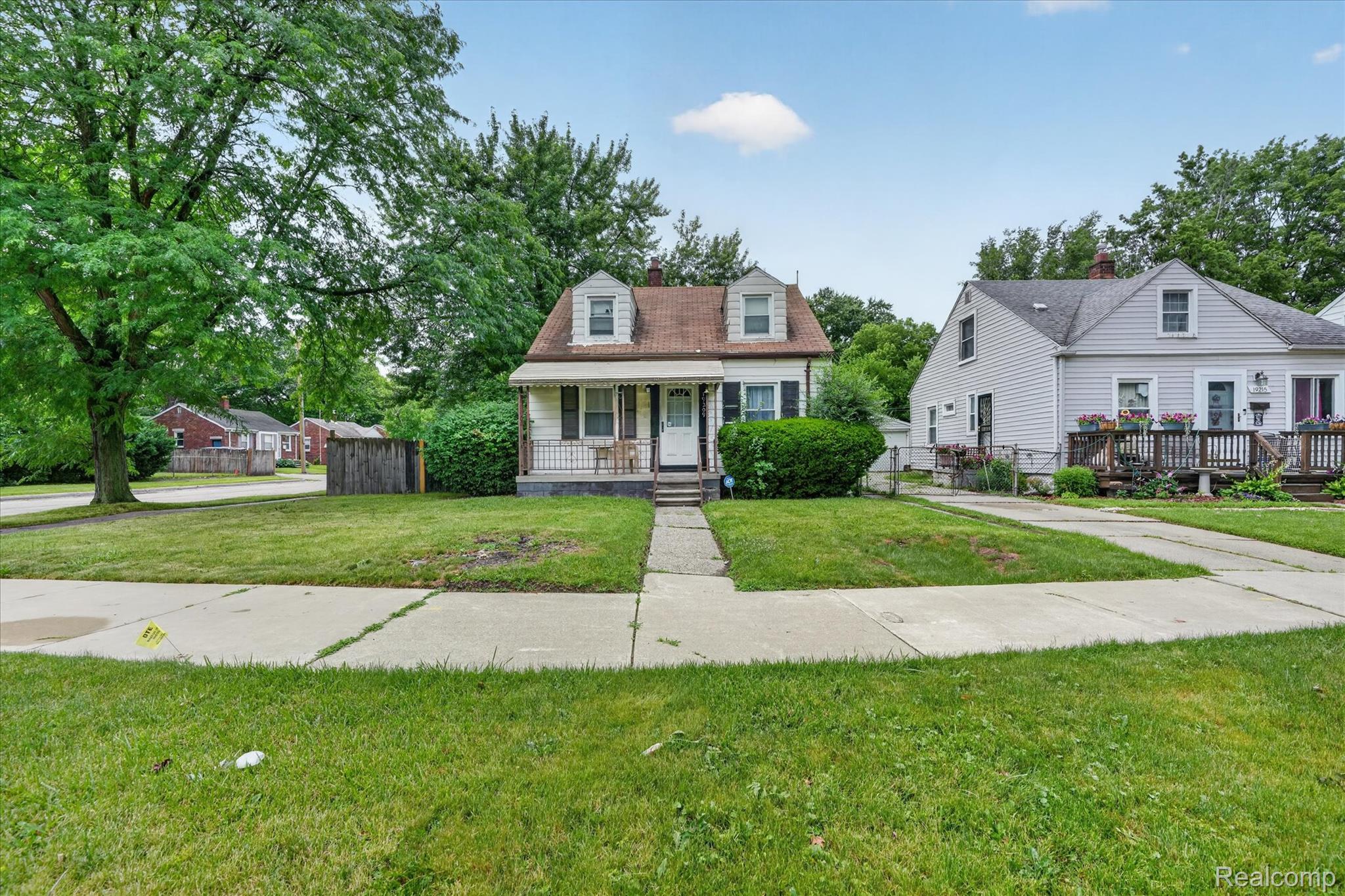 19209 Beaconsfield Street Property Photo 1