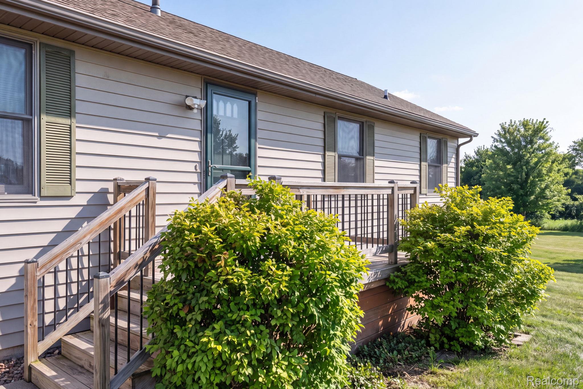 9889 Ditch Road Property Photo 4