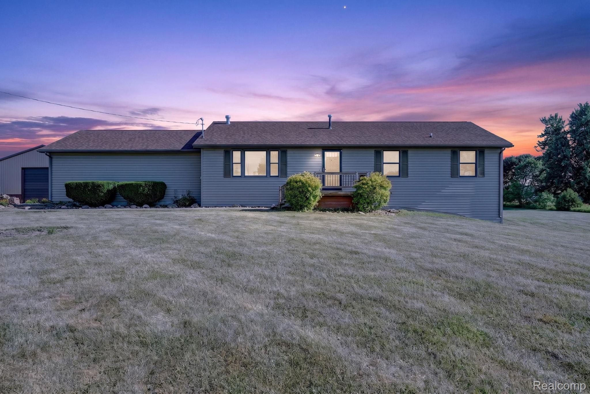 9889 Ditch Road Property Photo 6