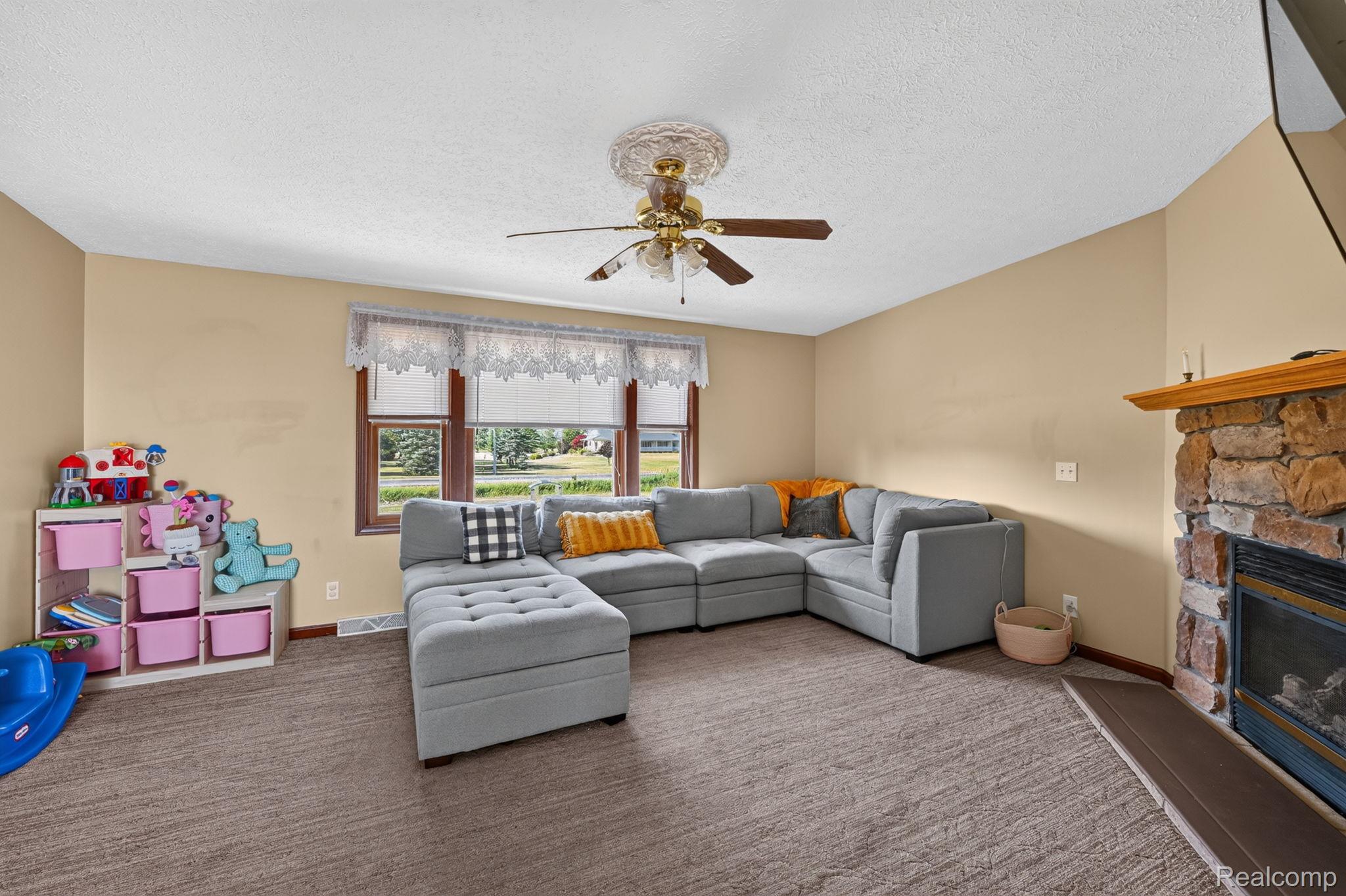 9889 Ditch Road Property Photo 15