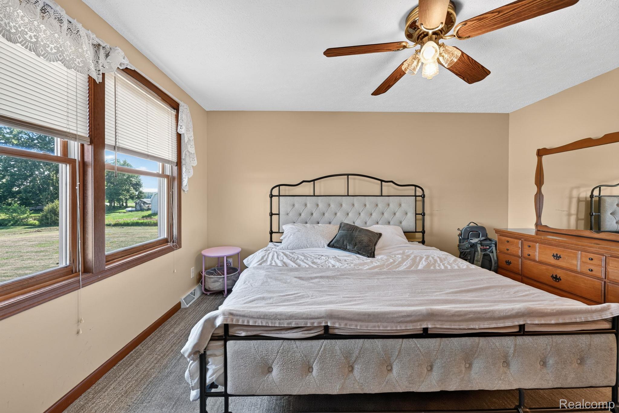 9889 Ditch Road Property Photo 33