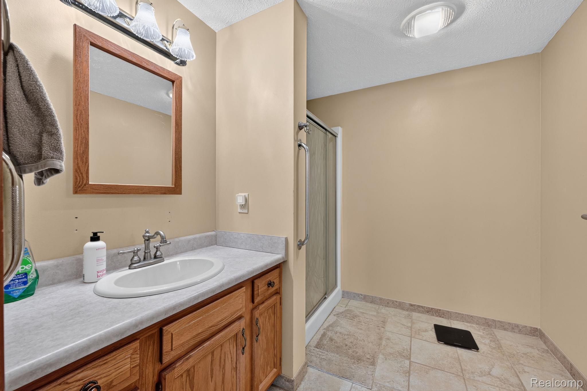 9889 Ditch Road Property Photo 38