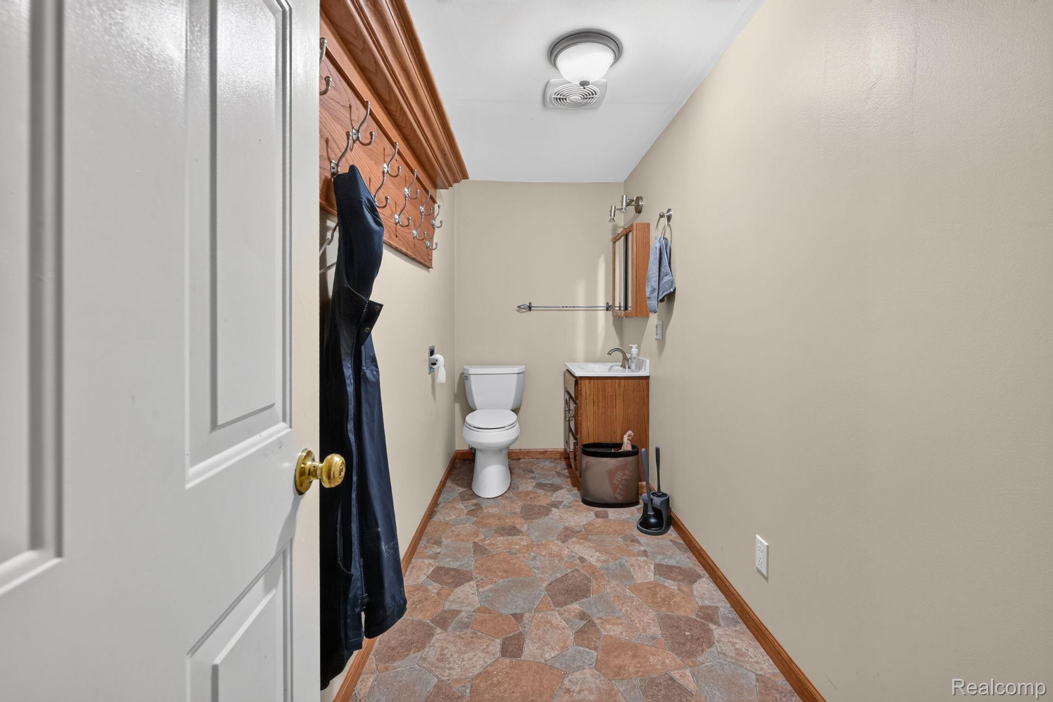 9889 Ditch Road Property Photo 43