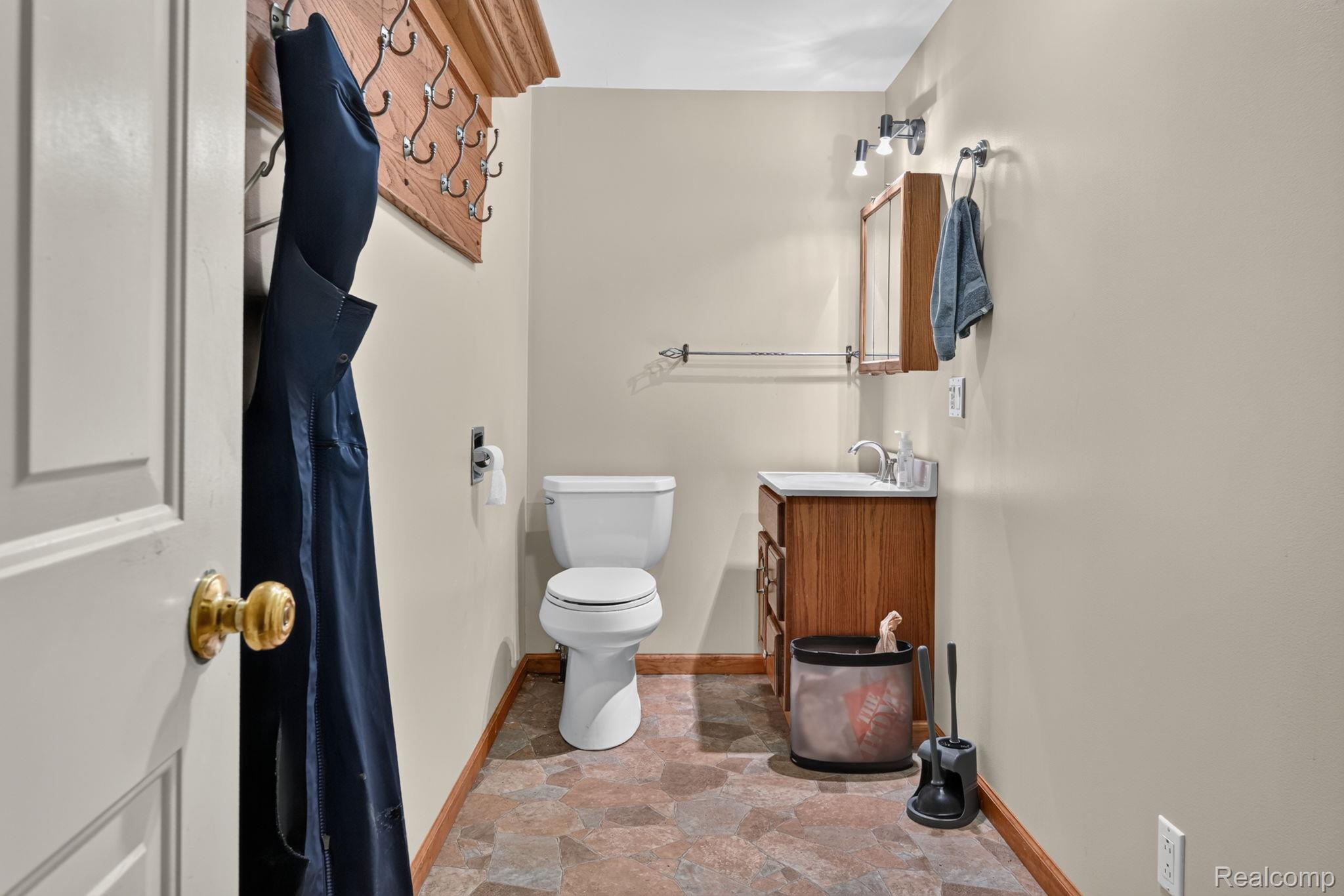 9889 Ditch Road Property Photo 44
