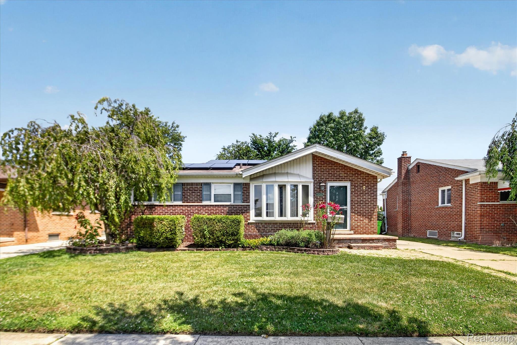 24584 Marine Avenue Property Photo 1