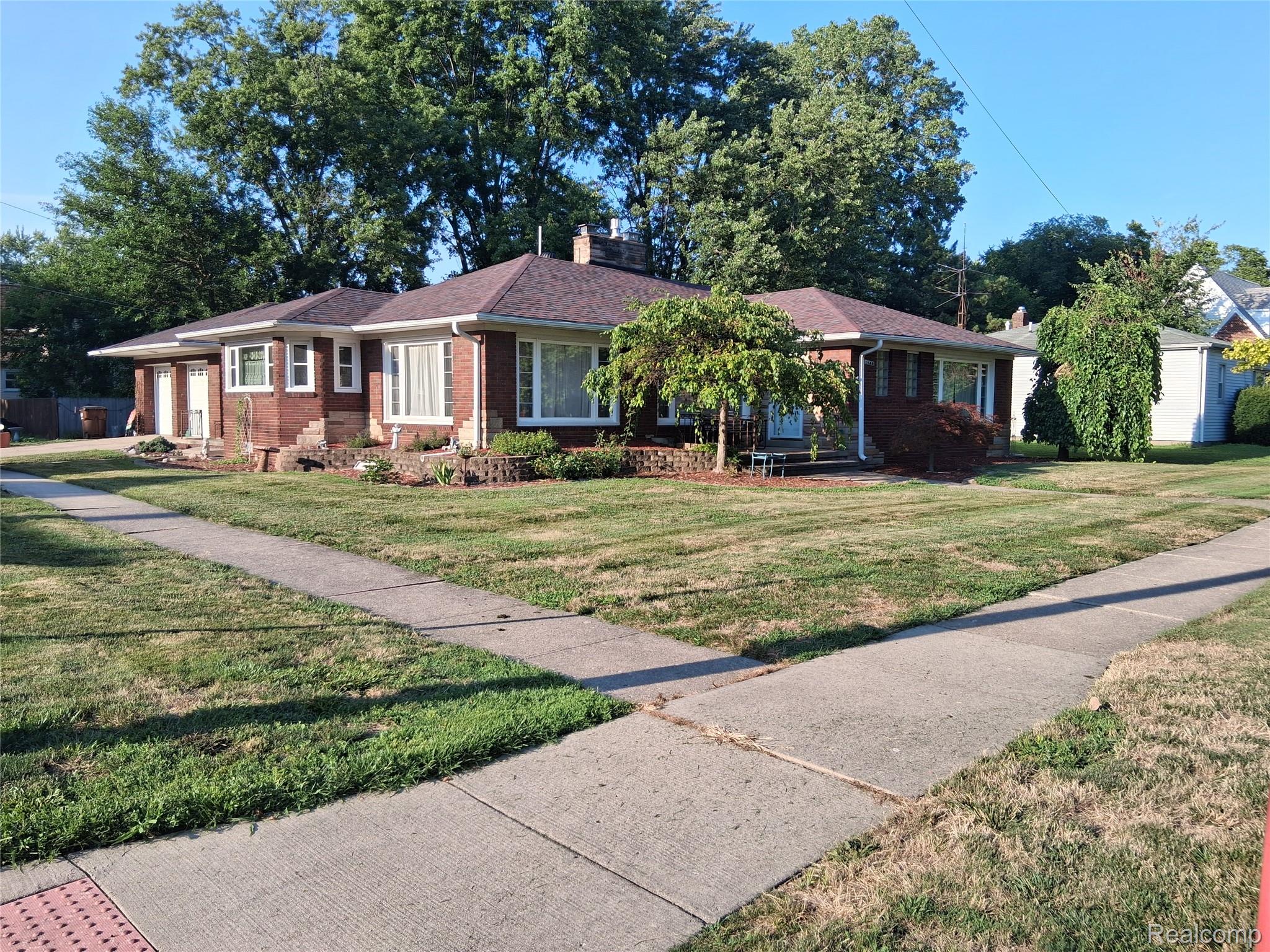 1460 Monroe Street Property Photo 1