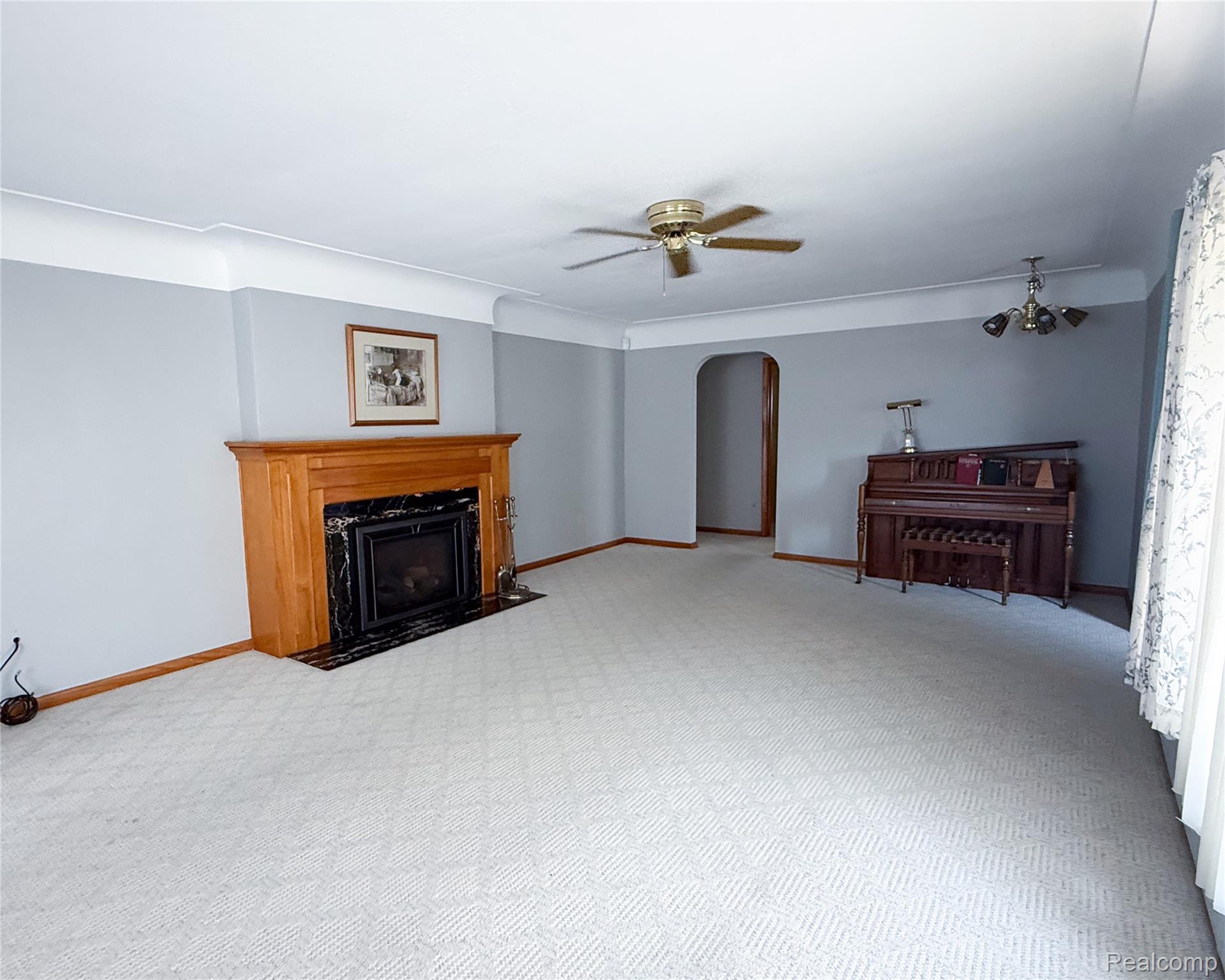 1460 Monroe Street Property Photo 8