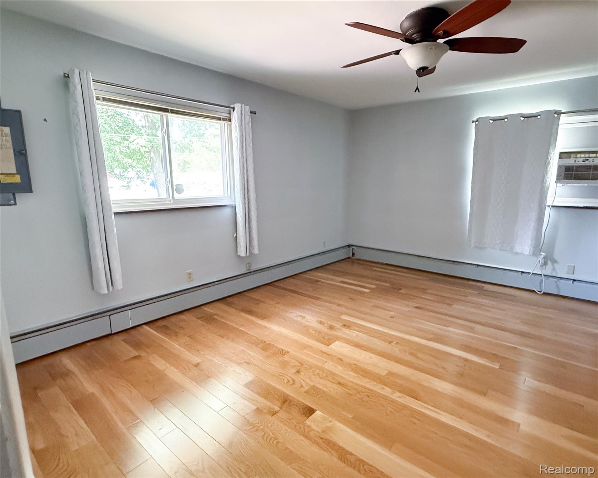 1460 Monroe Street Property Photo 20