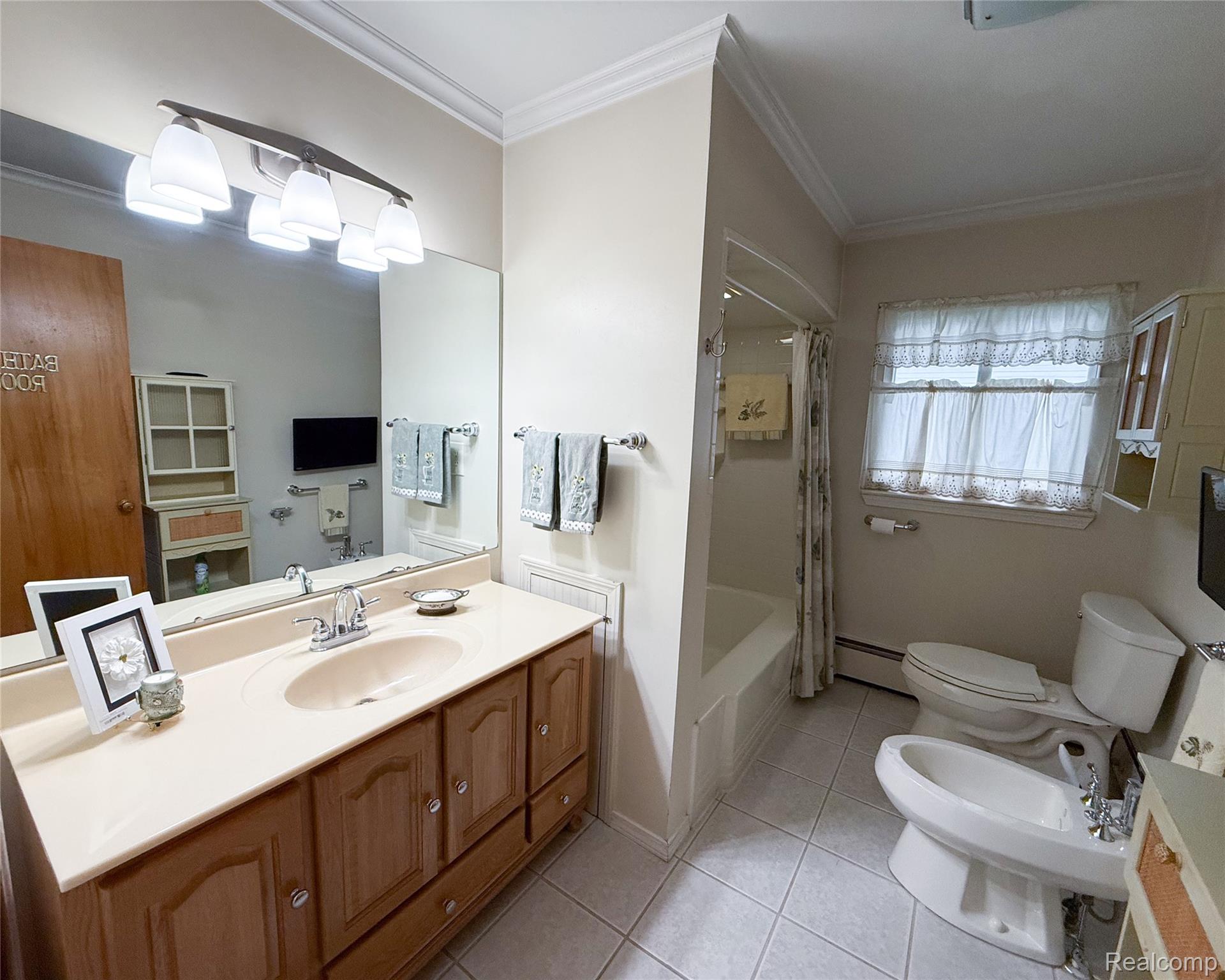 1460 Monroe Street Property Photo 24