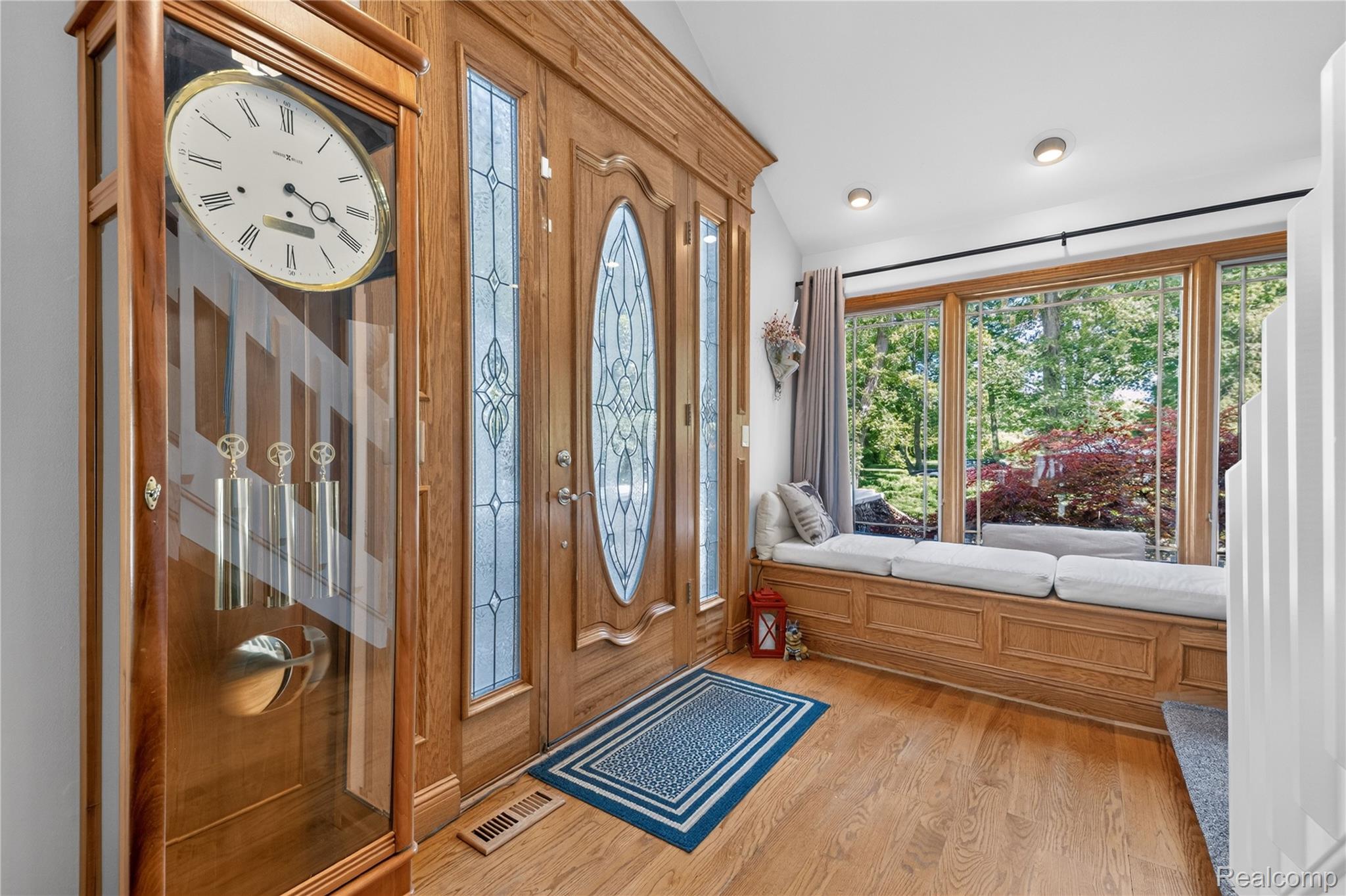 29474 East River Road Property Photo 5