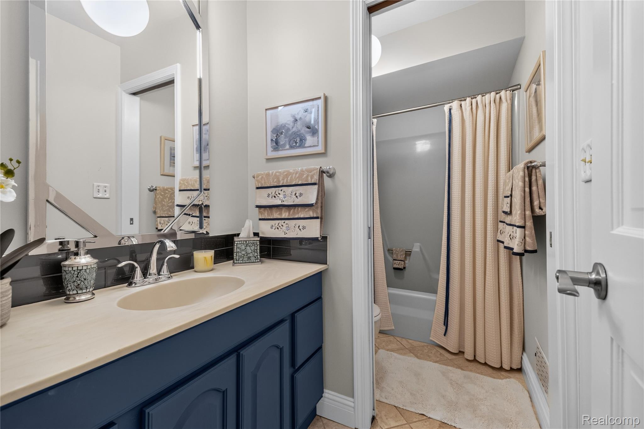 29474 East River Road Property Photo 16