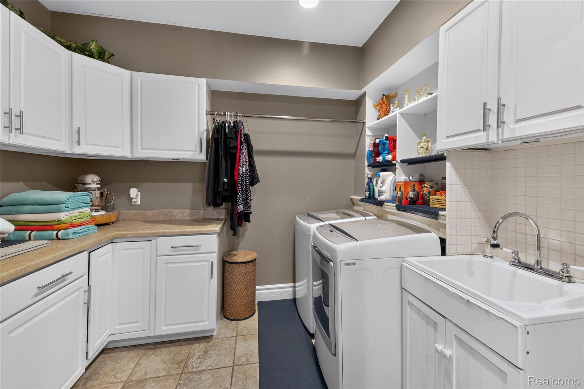 29474 East River Road Property Photo 17