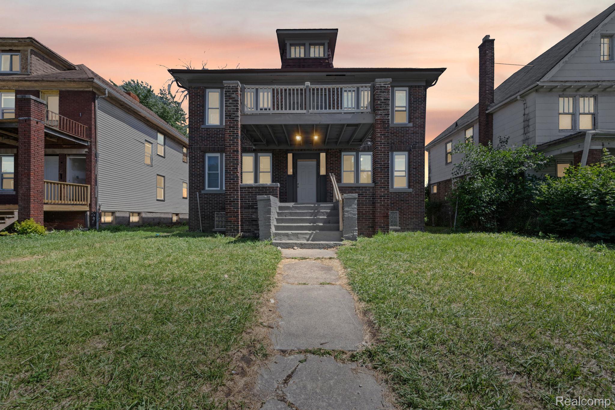 5319 Ivanhoe Street Property Photo 1