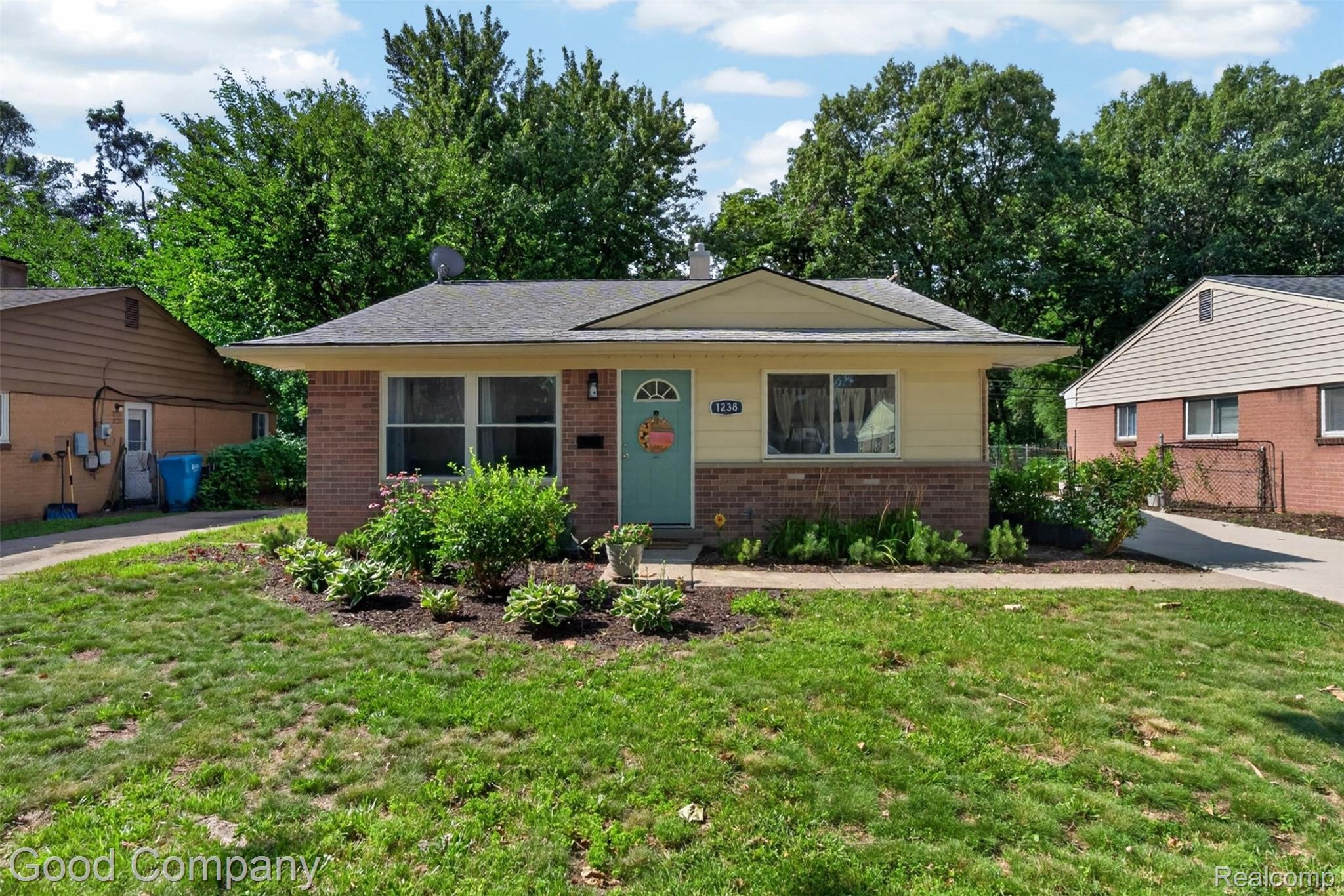 1238 Connie Avenue Property Photo 1