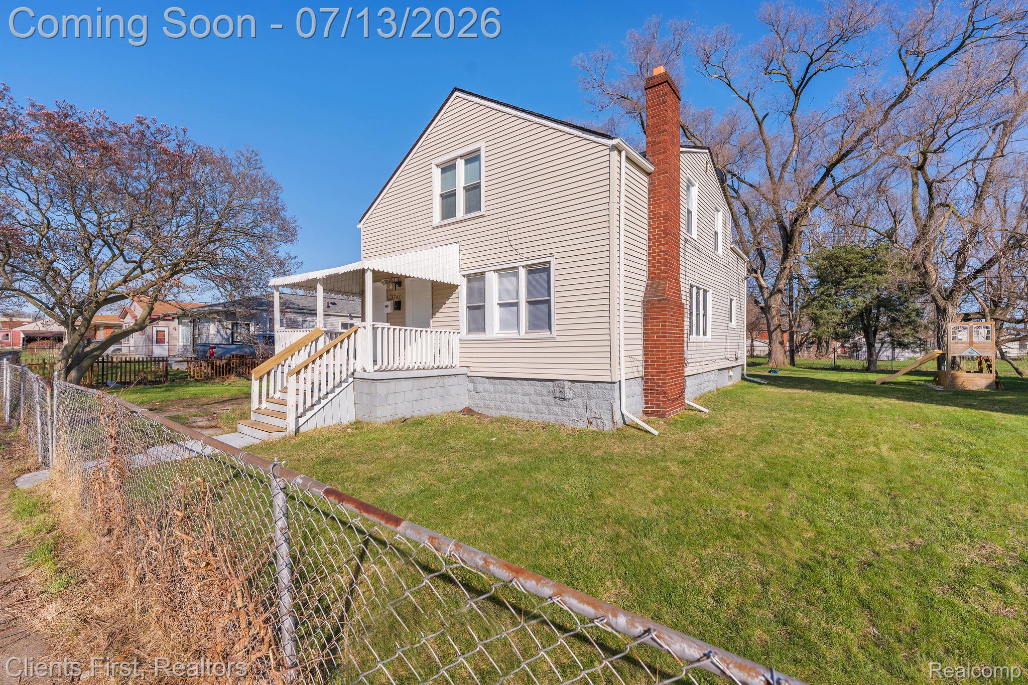3787 14th Street Property Photo 2