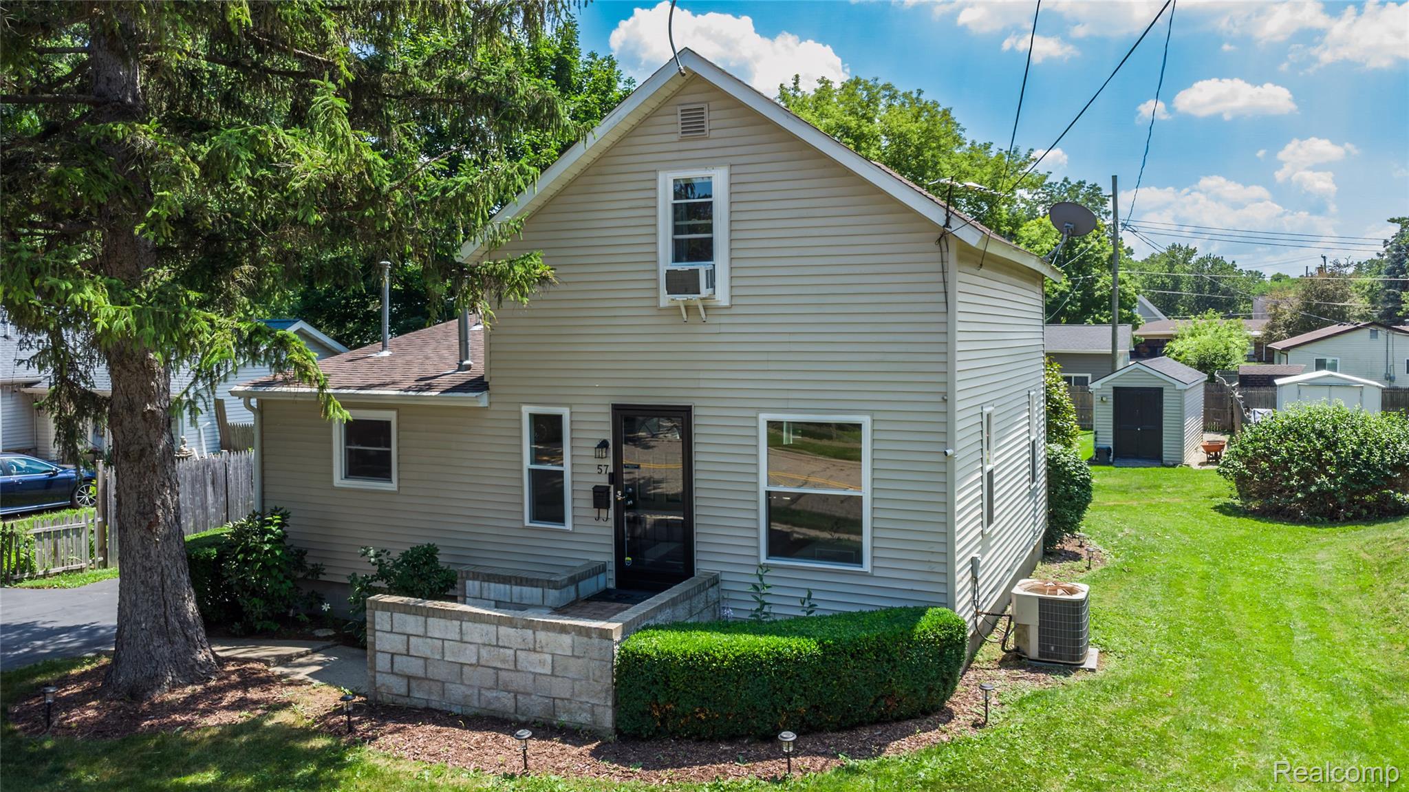 57 N Elm Street Property Photo 1