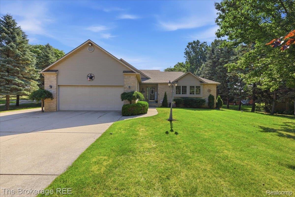 6057 Center Road Property Photo 1