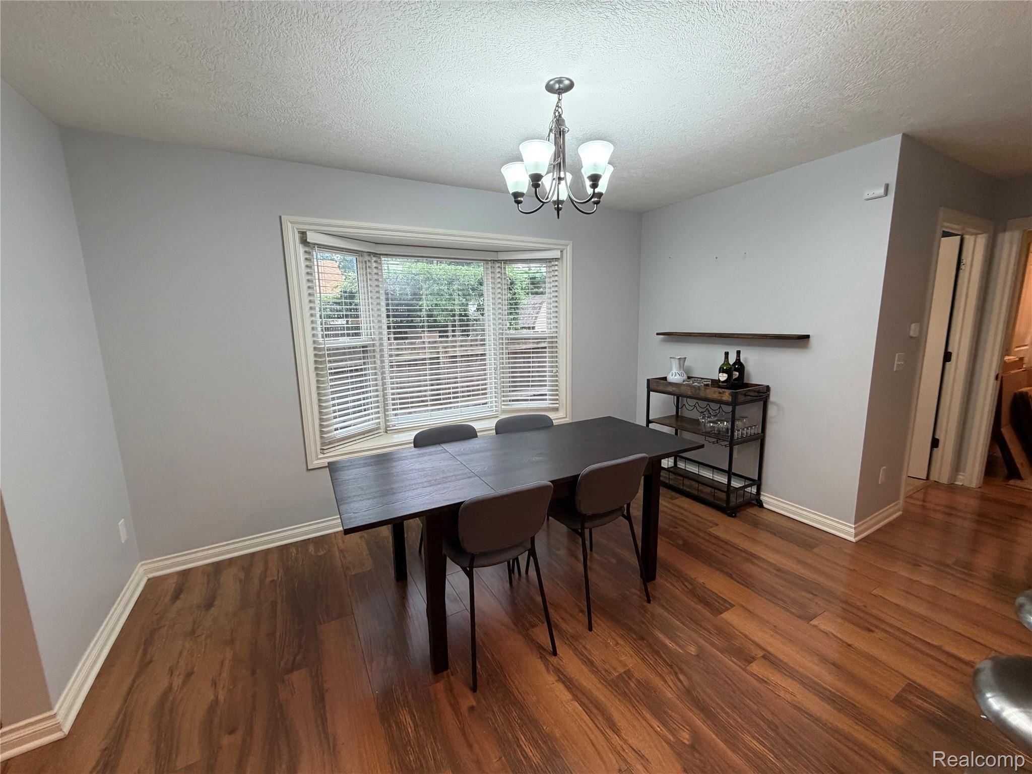 1016 N Jenison Avenue Property Photo 8