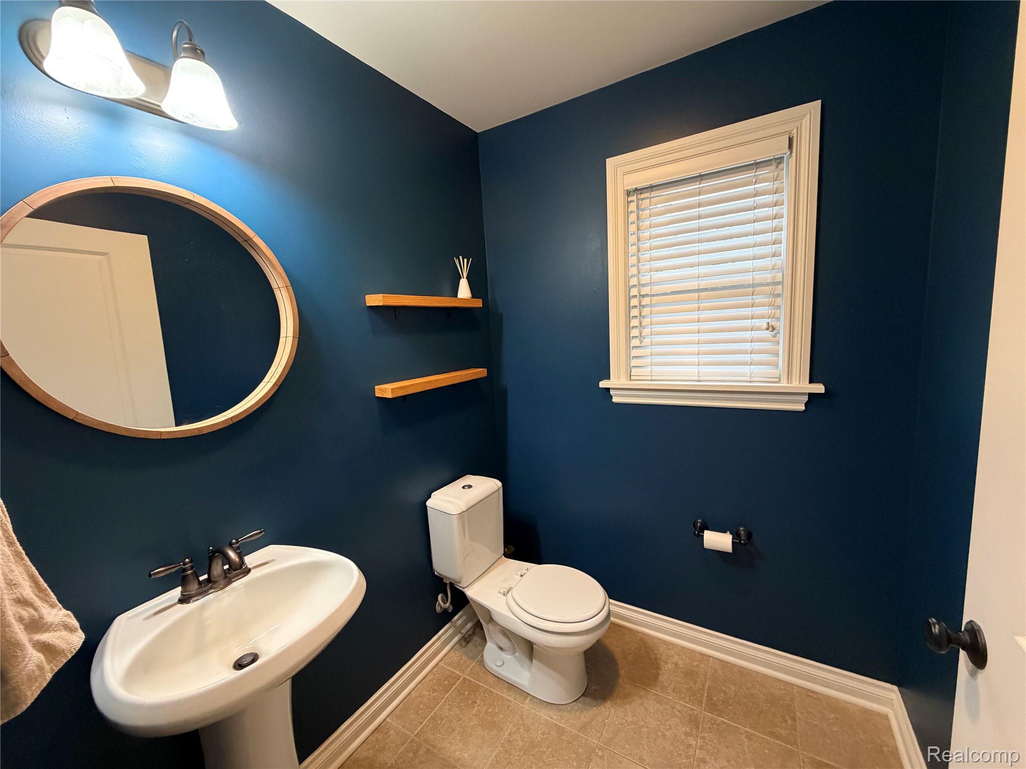 1016 N Jenison Avenue Property Photo 13
