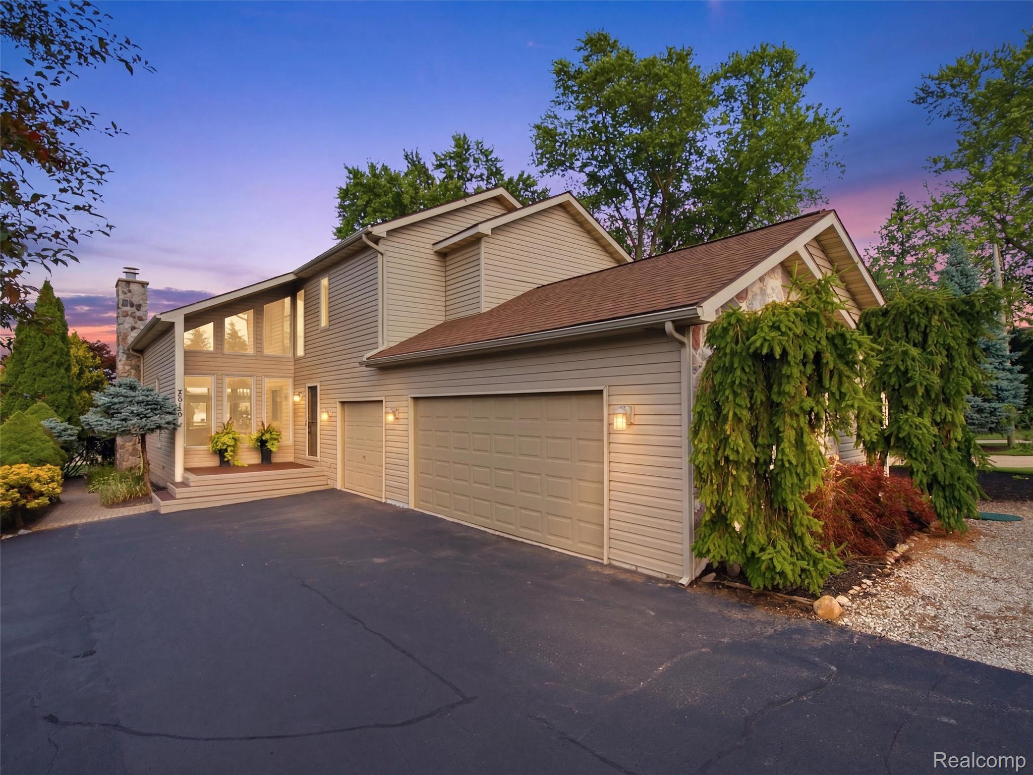 2314 N Duck Lake Road Property Photo 1
