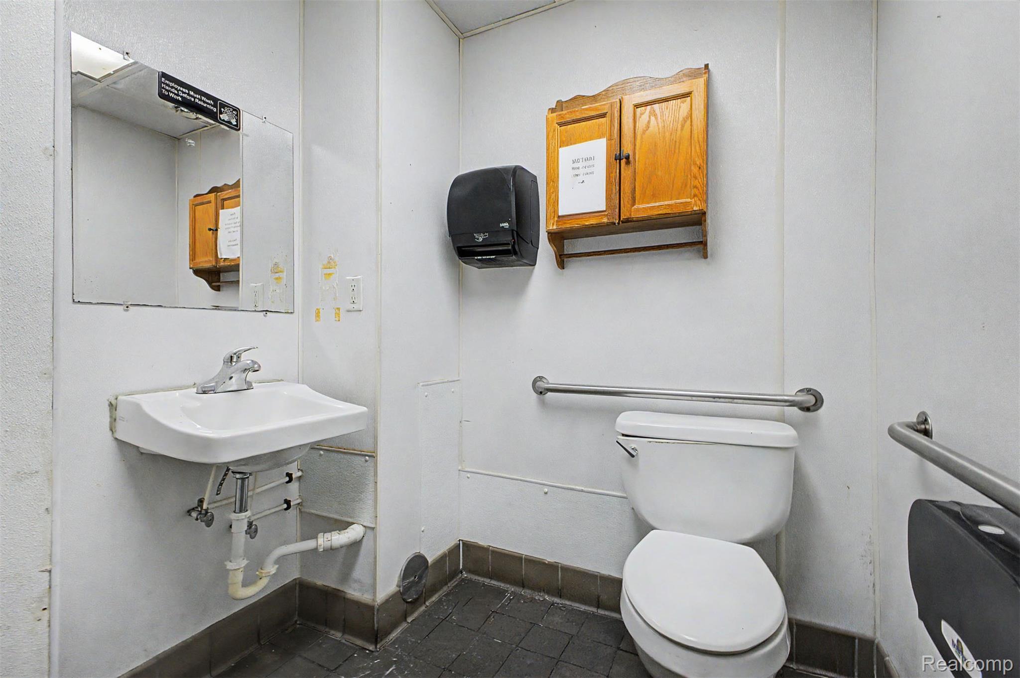 19288 Eureka Road Property Photo 22