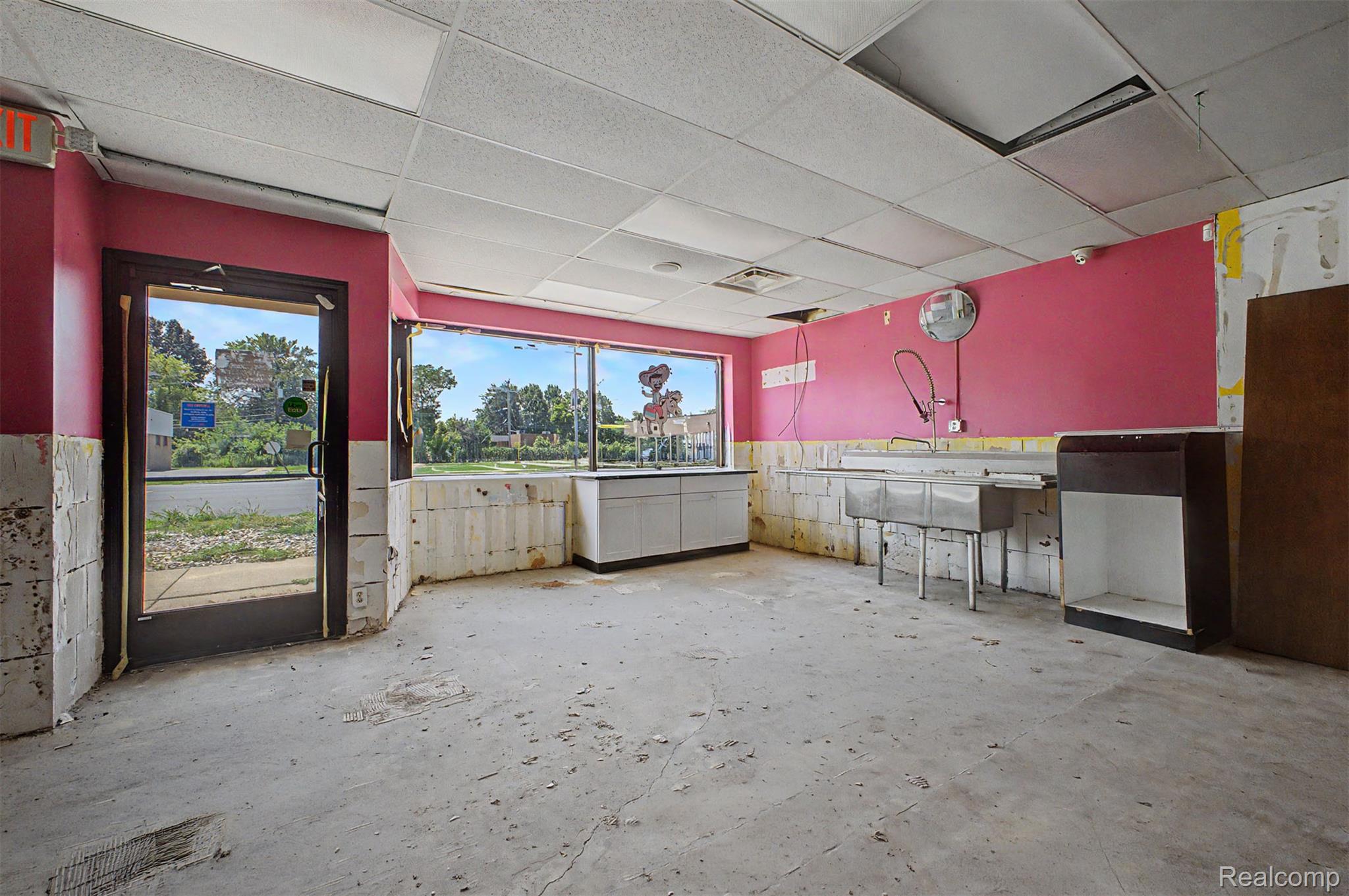 19288 Eureka Road Property Photo 23