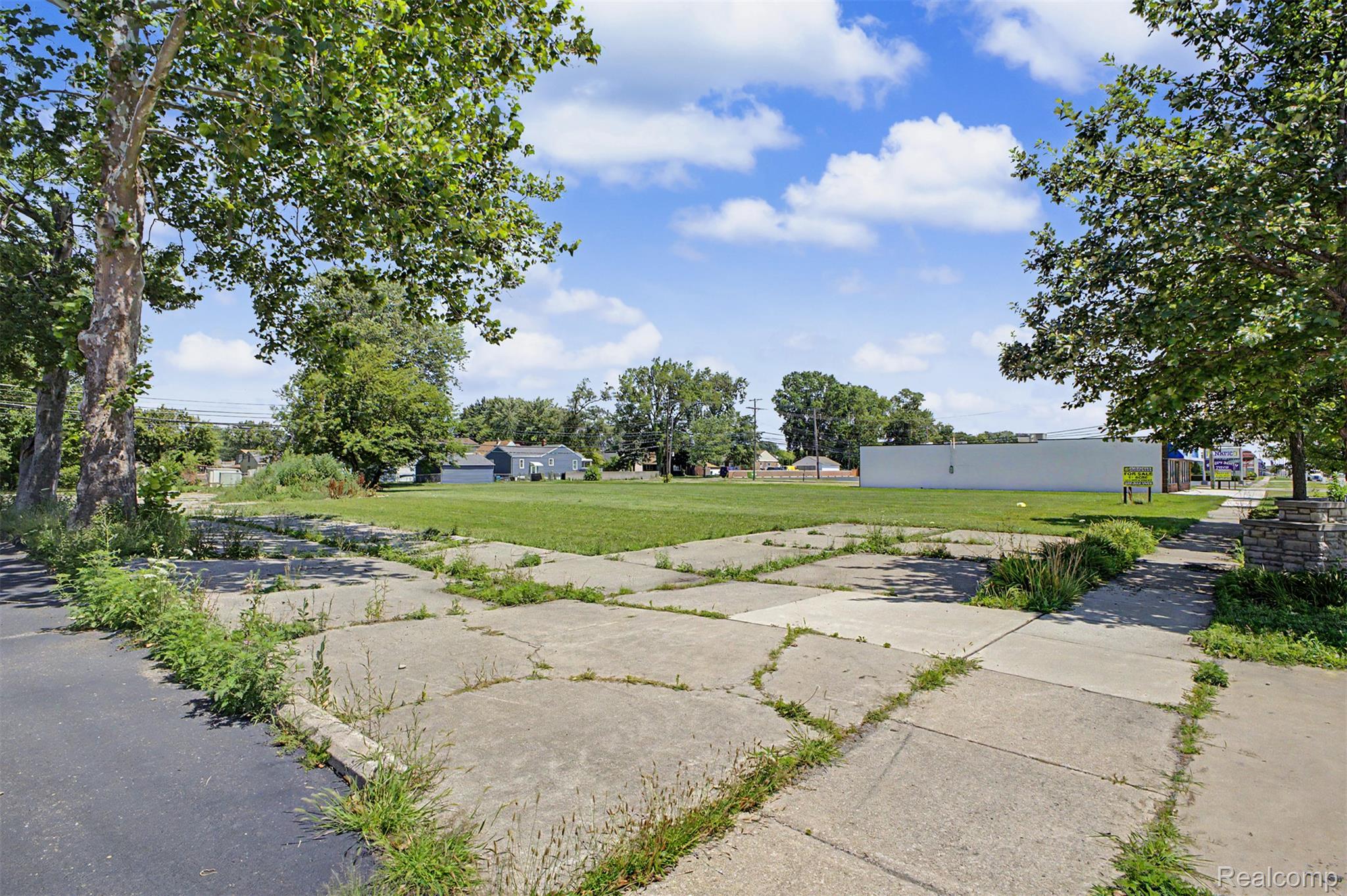 19288 Eureka Road Property Photo 31