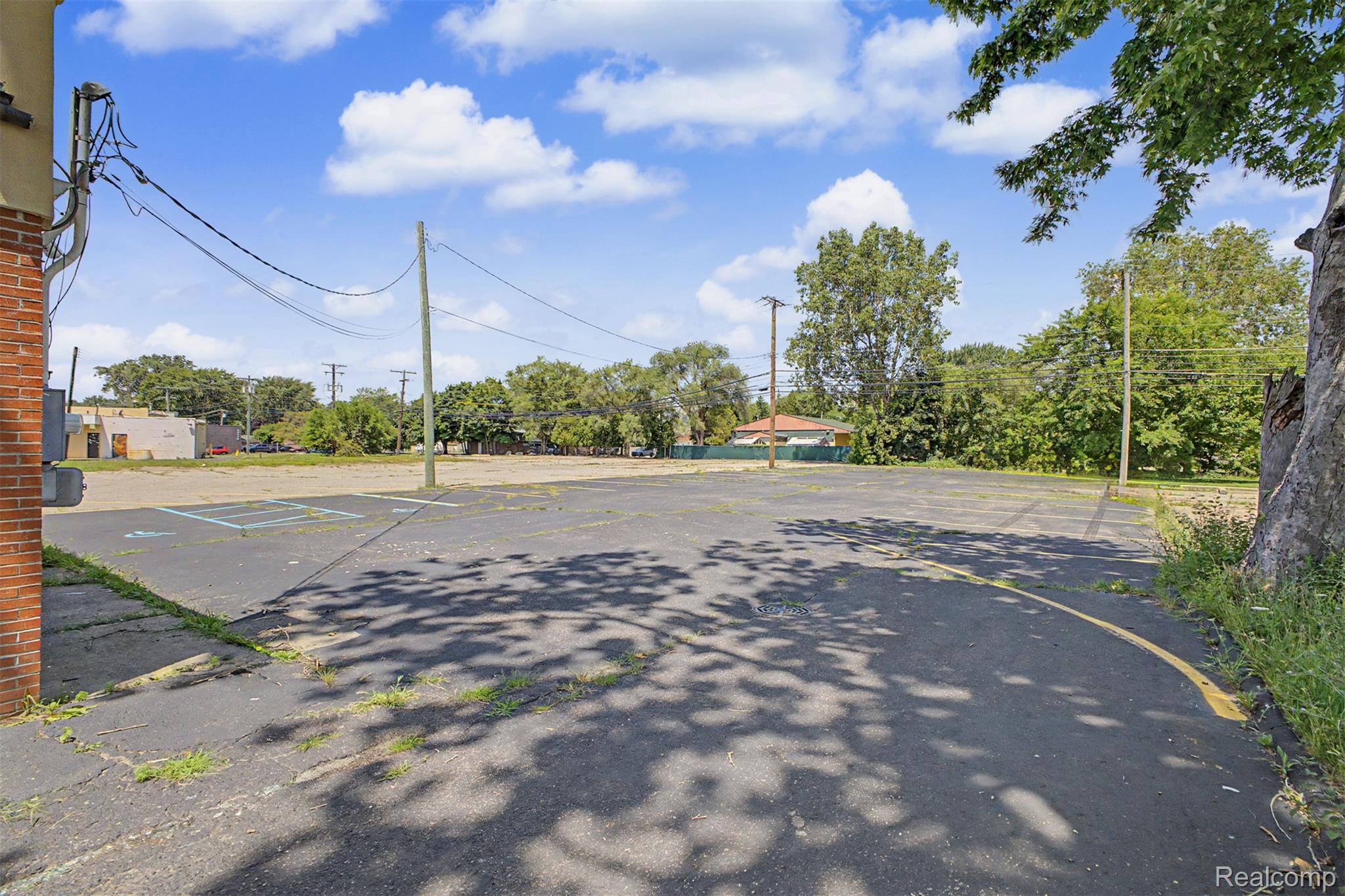 19288 Eureka Road Property Photo 32