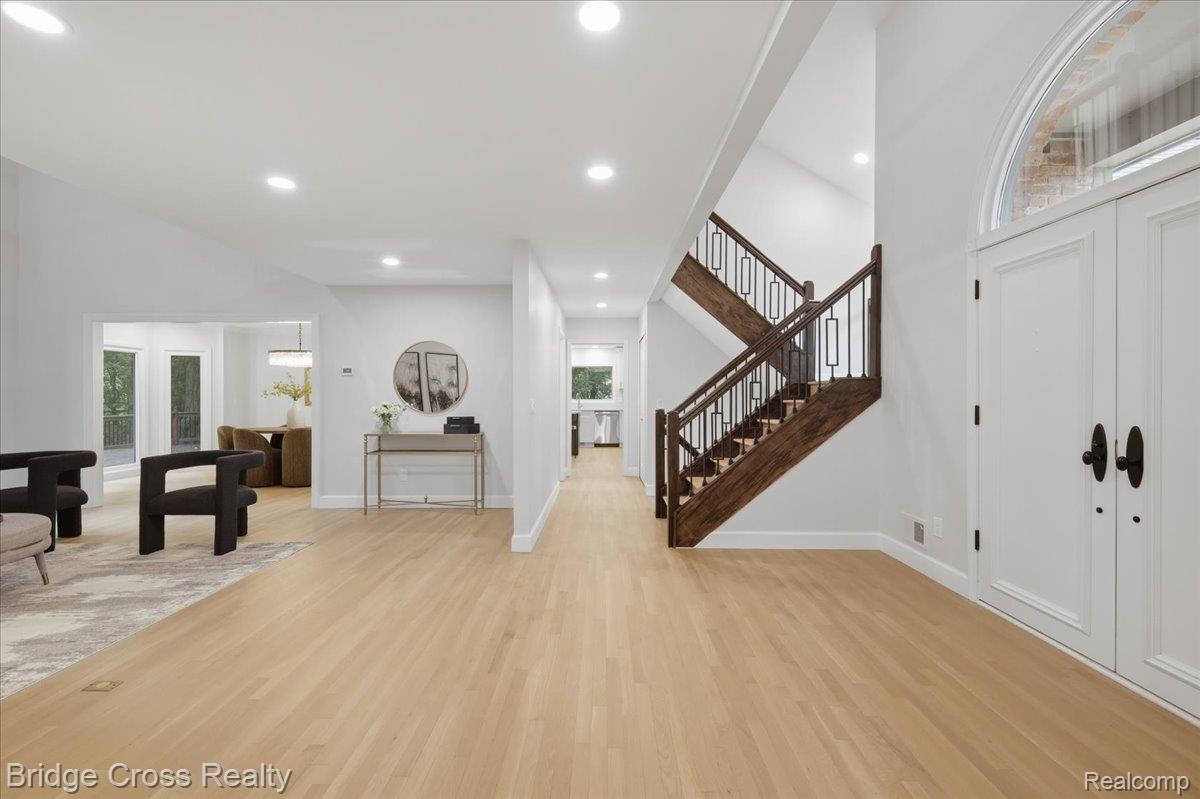 249 Norcliff Drive Property Photo 5