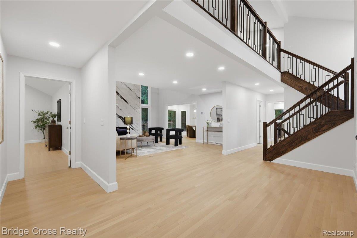 249 Norcliff Drive Property Photo 6