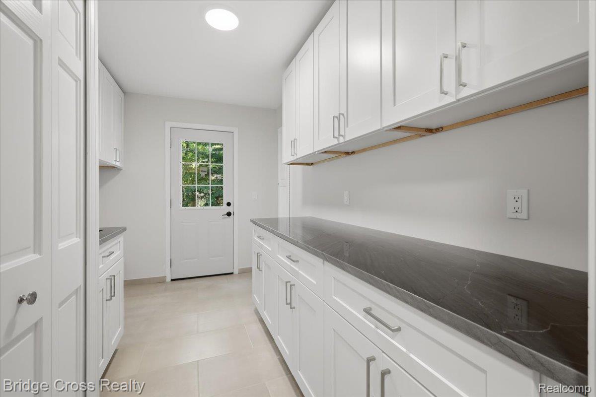 249 Norcliff Drive Property Photo 39