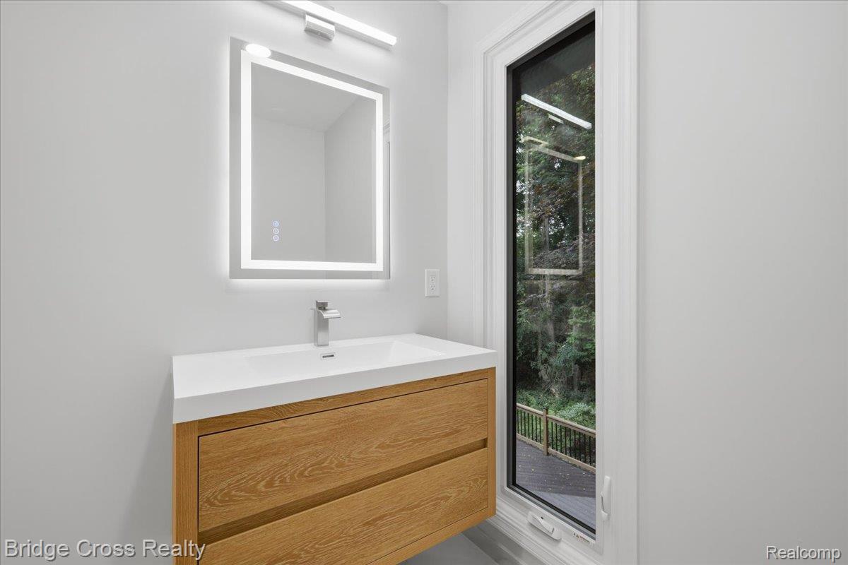 249 Norcliff Drive Property Photo 49