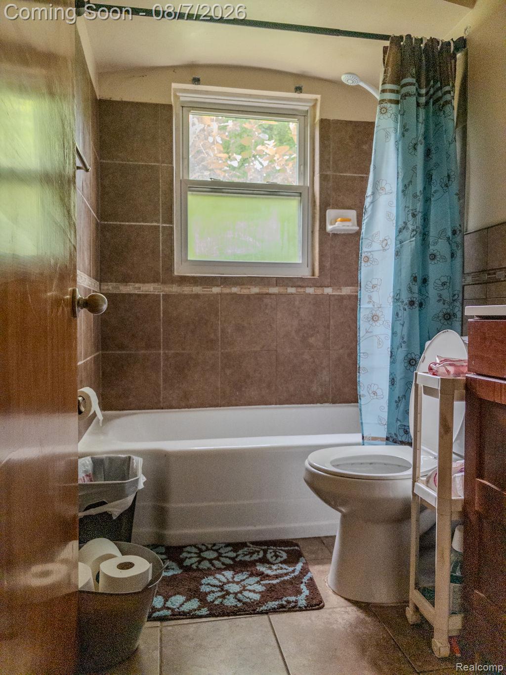 18400 Lenore Property Photo 9