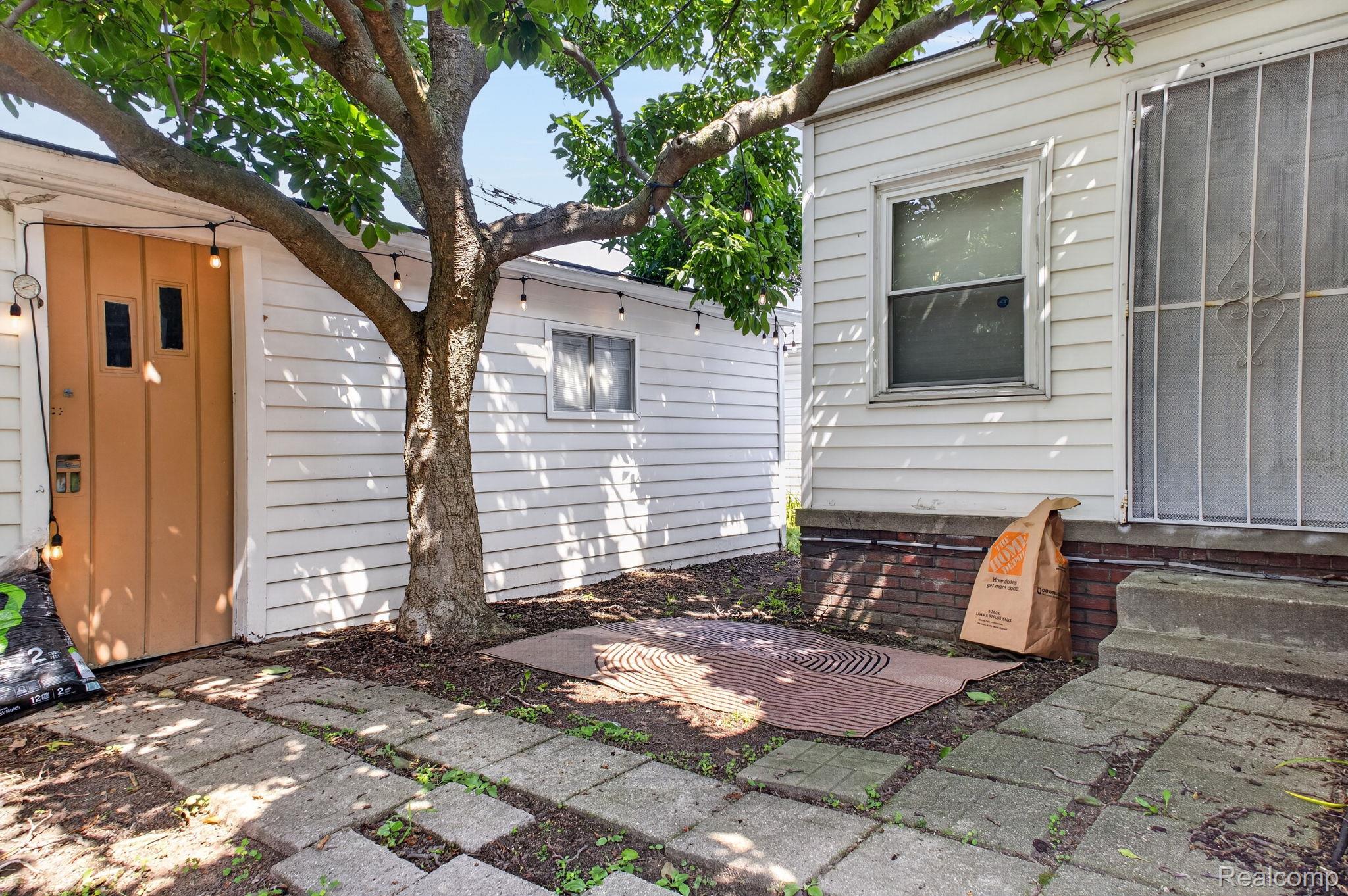 17501 Mendota Street Property Photo 29