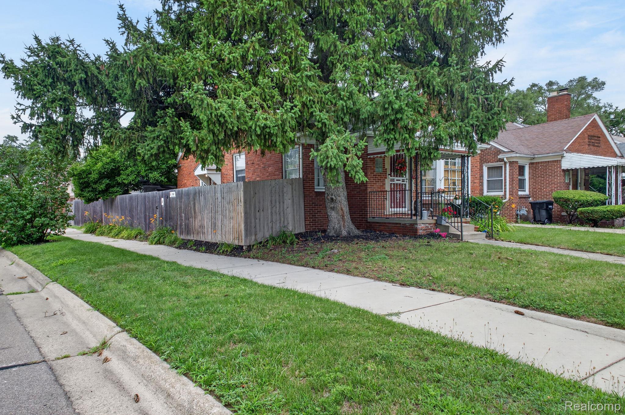 17501 Mendota Street Property Photo 36