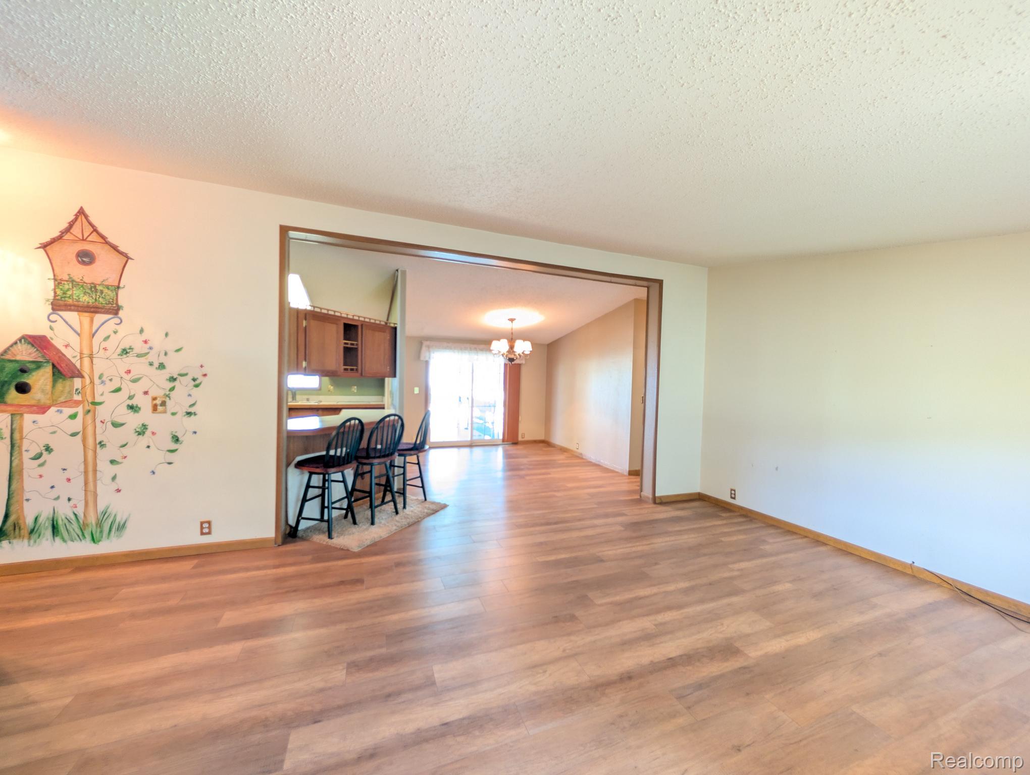 4024 E 54th Street Property Photo 8