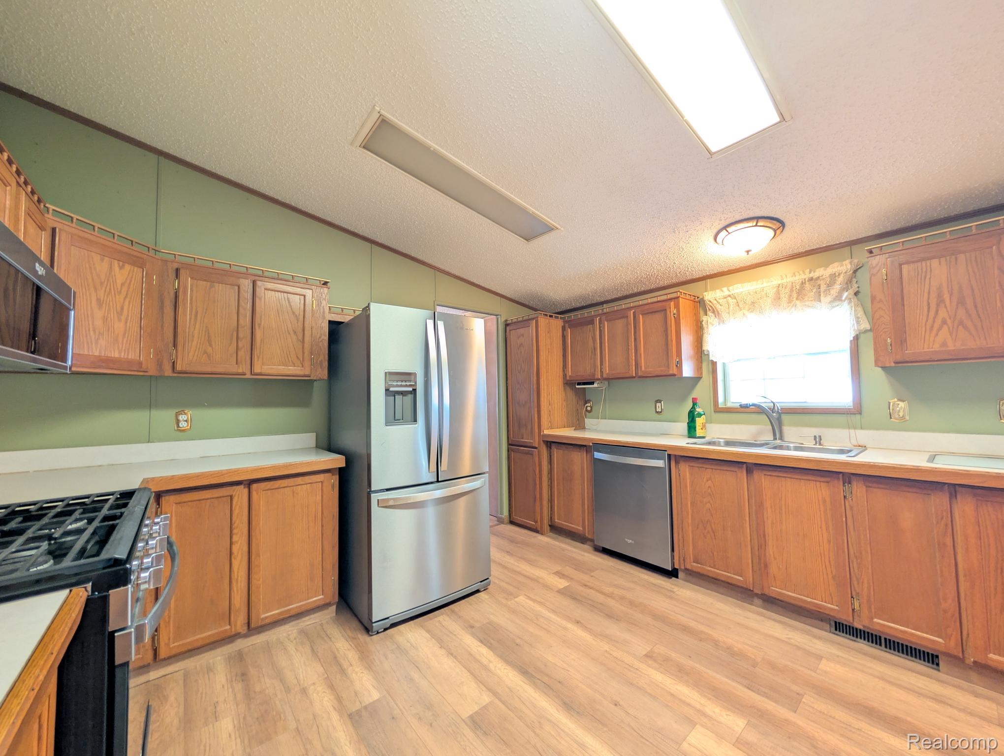 4024 E 54th Street Property Photo 11