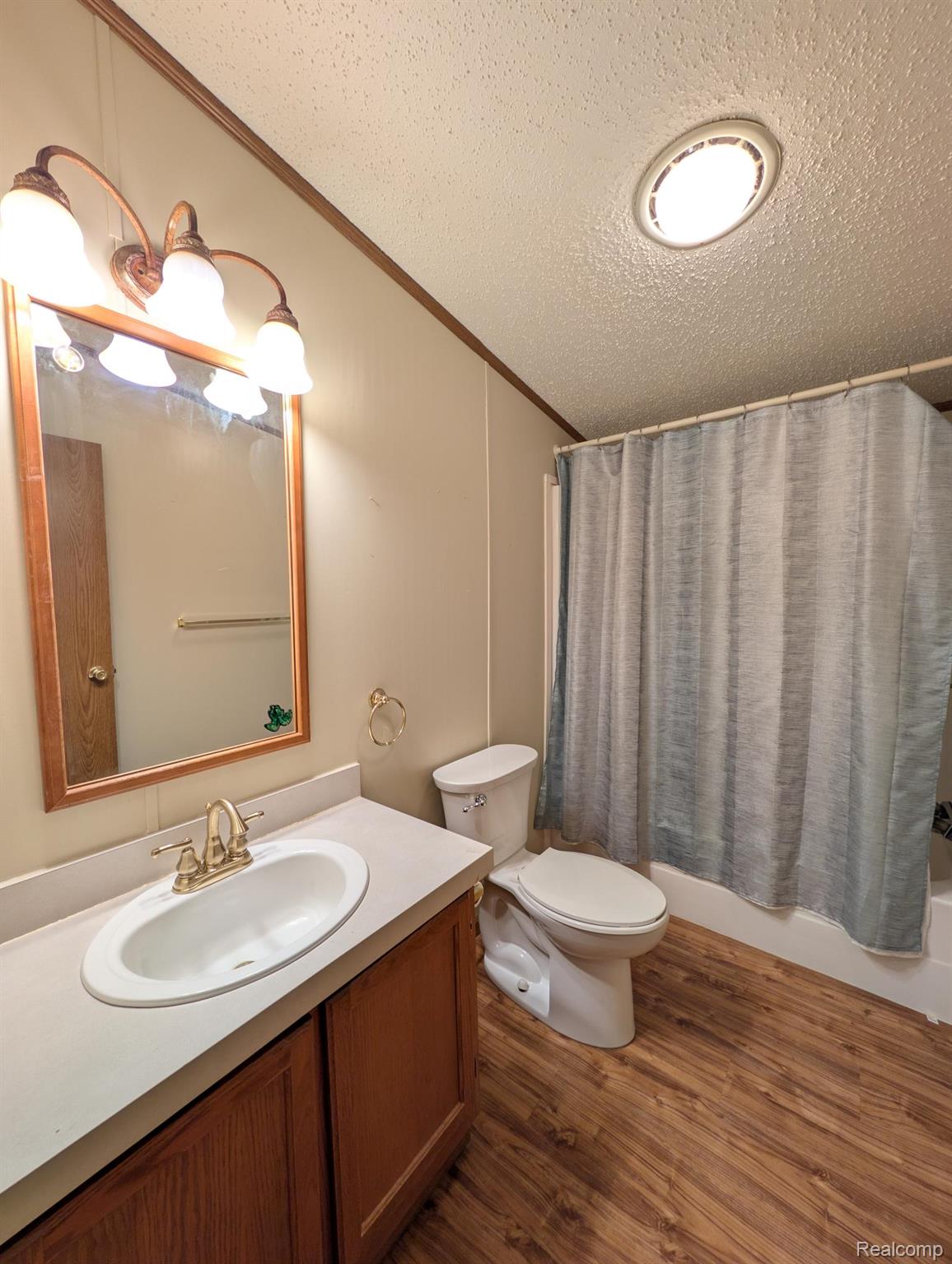 4024 E 54th Street Property Photo 13