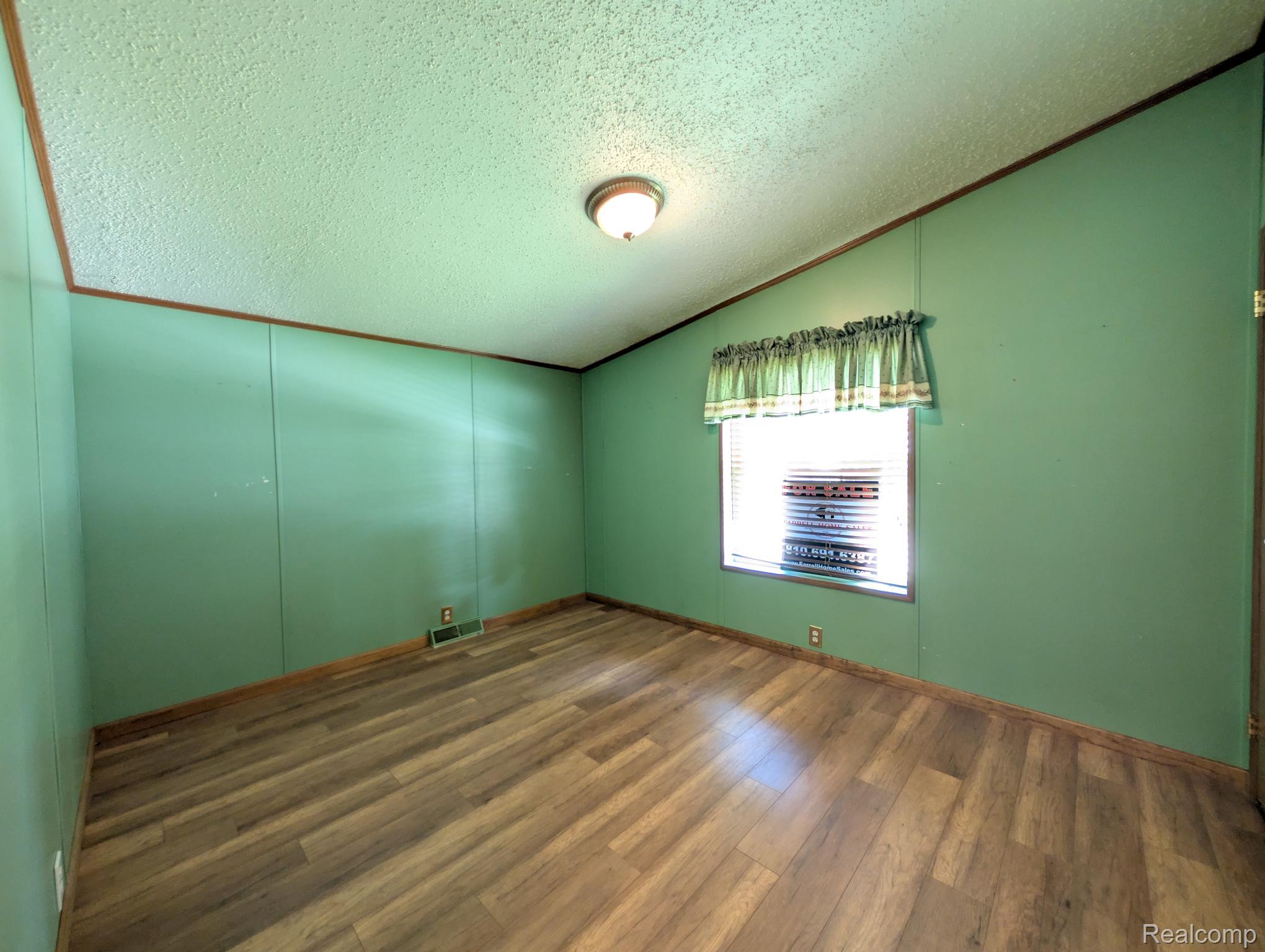 4024 E 54th Street Property Photo 15