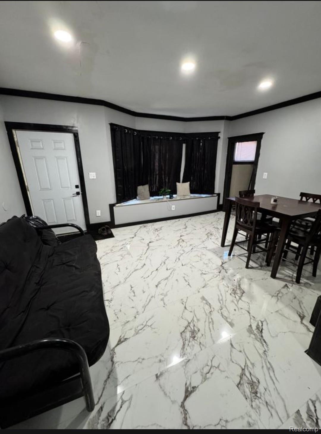 3757 Whitney Street Property Photo 5