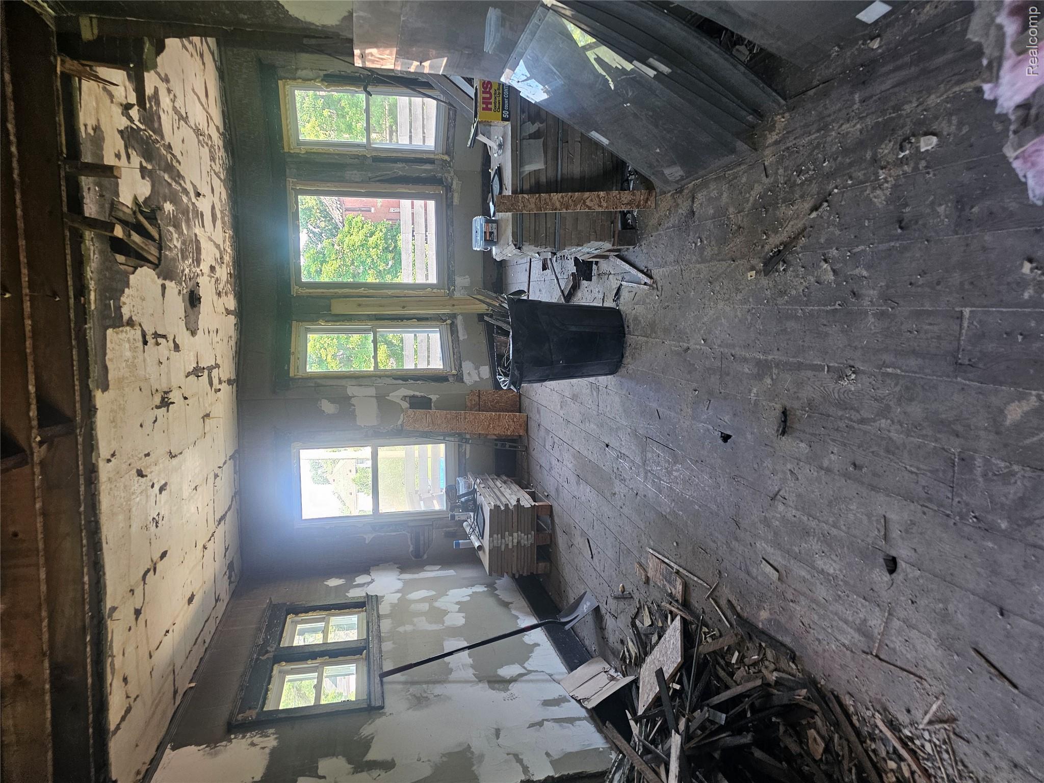 3757 Whitney Street Property Photo 15