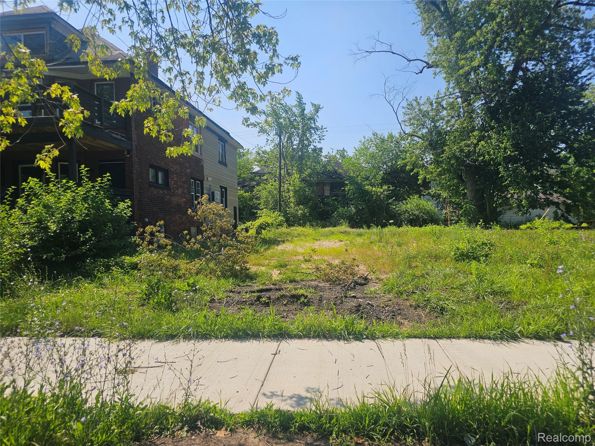 3757 Whitney Street Property Photo 18