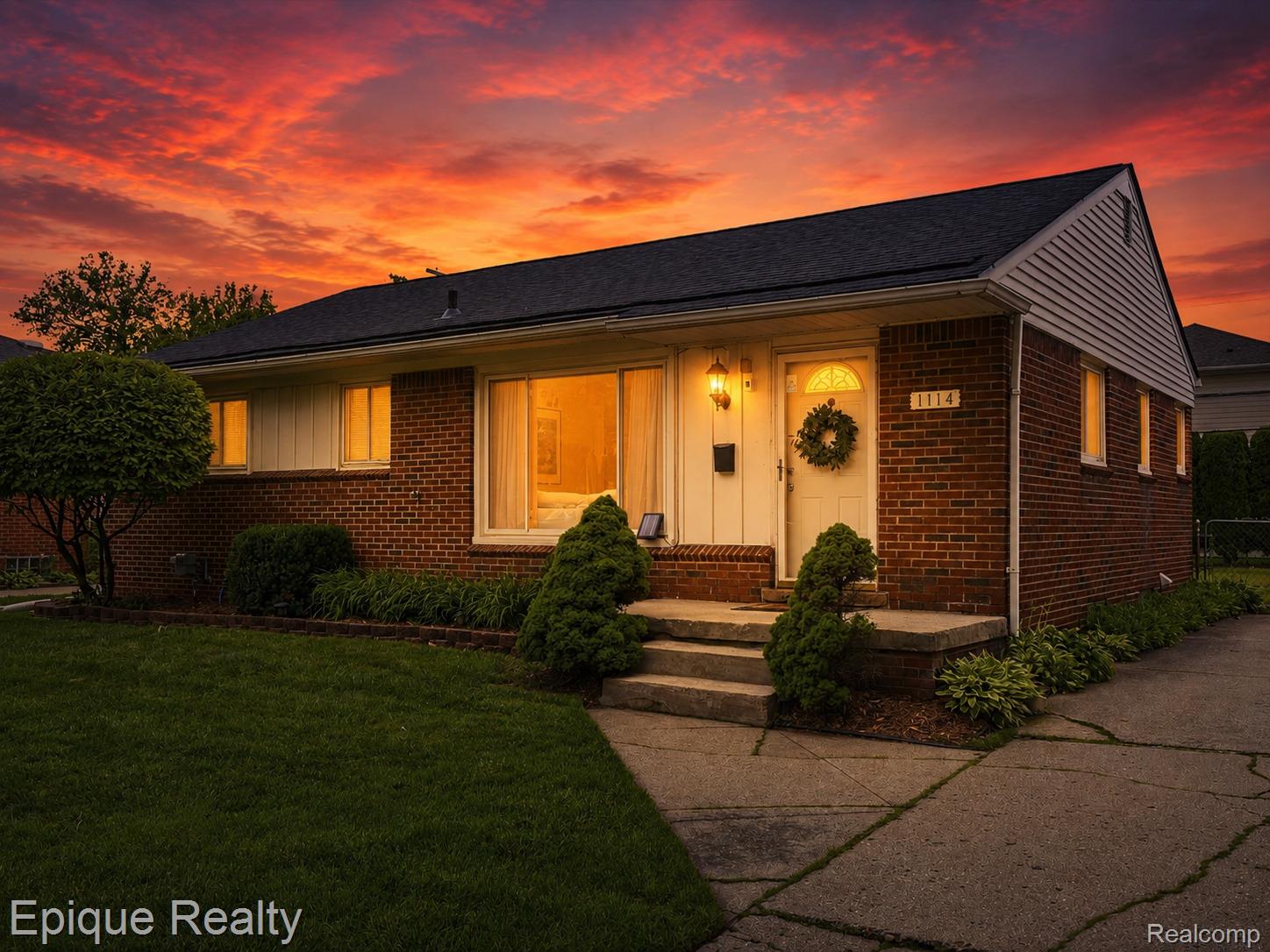 1114 W 13 Mile Road Property Photo 1