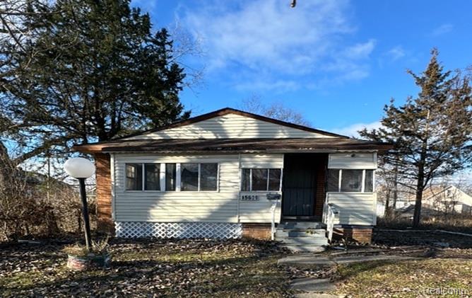 15509 Rosa Parks Boulevard Property Photo 1